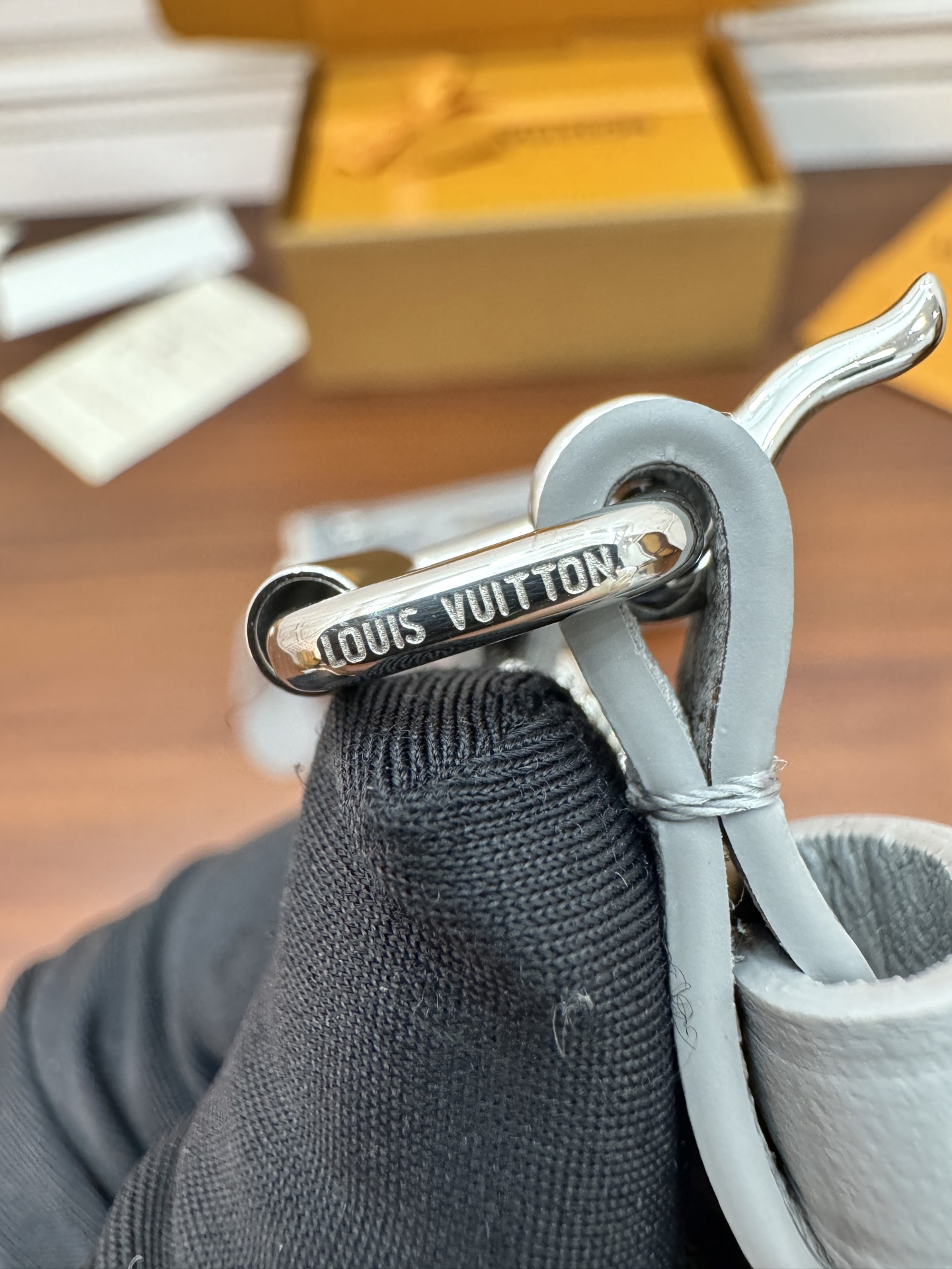 特級芯片 LOUIS VUITTON Slim Trunk 可拆卸可调节肩带拉链开合 LV 路易威登  牛皮革 斜挎包 单肩包 双肩包 水桶 手提包 灰色 M12596