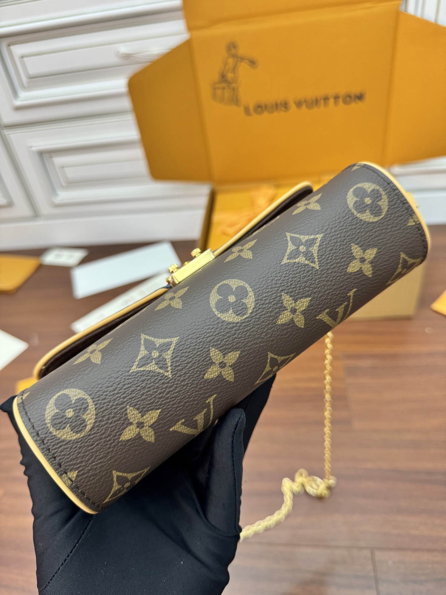 特級芯片 LOUIS VUITTON POCHETTE CAMILLE LV 路易威登  牛皮革 斜挎包 单肩包 双肩包 水桶 手提包 老花棕色 M13566