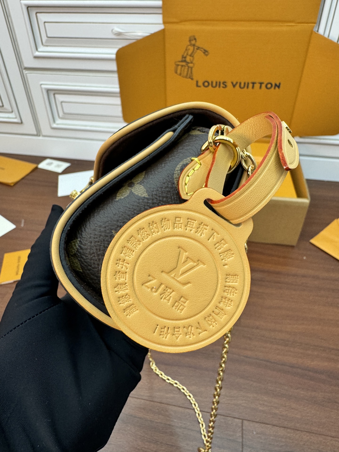 特級芯片 LOUIS VUITTON POCHETTE CAMILLE LV 路易威登  牛皮革 斜挎包 单肩包 双肩包 水桶 手提包 老花棕色 M13566