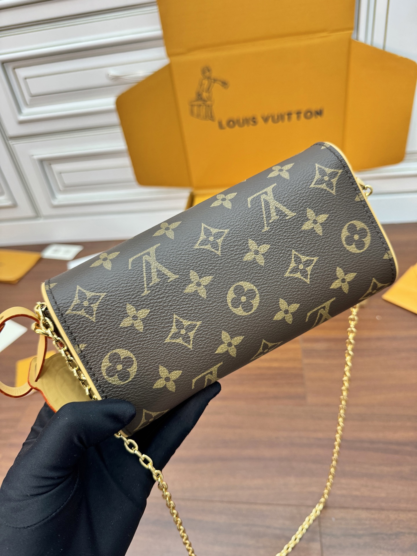 特級芯片 LOUIS VUITTON POCHETTE CAMILLE LV 路易威登  牛皮革 斜挎包 单肩包 双肩包 水桶 手提包 老花棕色 M13566