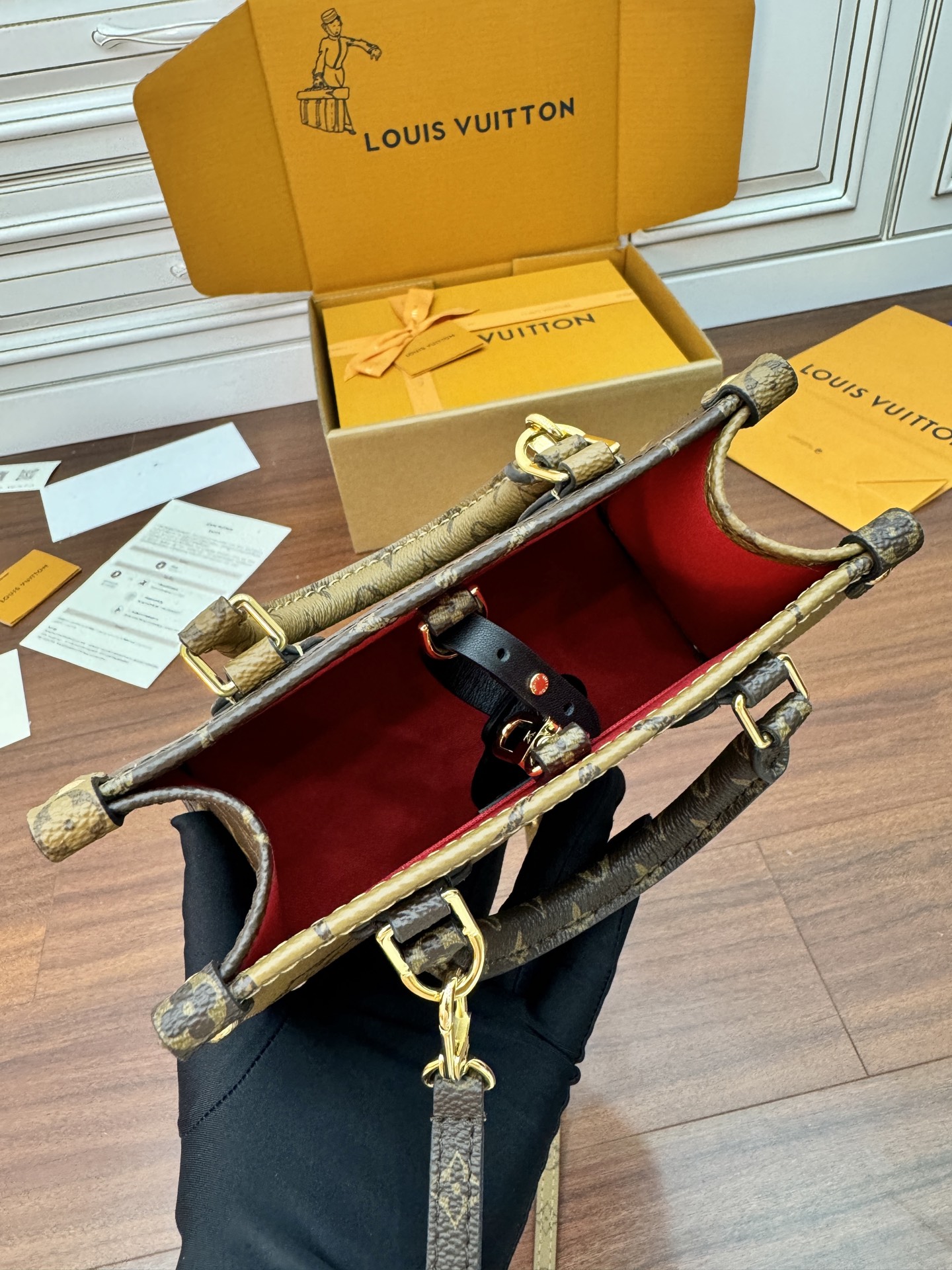 特級芯片 LOUIS VUITTON  ONTHEGO BB LV 路易威登  牛皮革 斜挎包 单肩包 双肩包 水桶 手提包 微标丛林 棕色 M46839