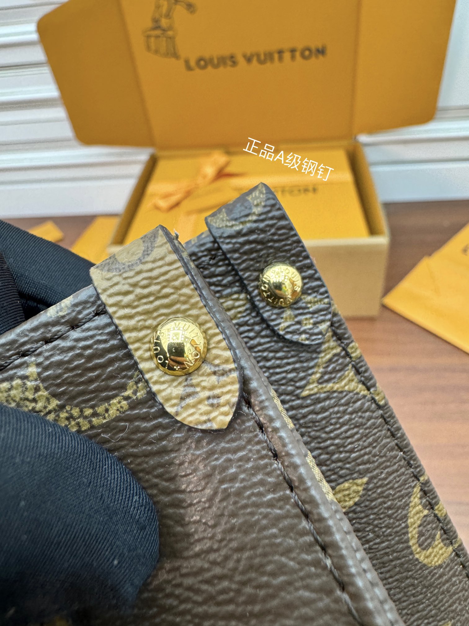 特級芯片 LOUIS VUITTON  ONTHEGO BB LV 路易威登  牛皮革 斜挎包 单肩包 双肩包 水桶 手提包 微标丛林 棕色 M46839