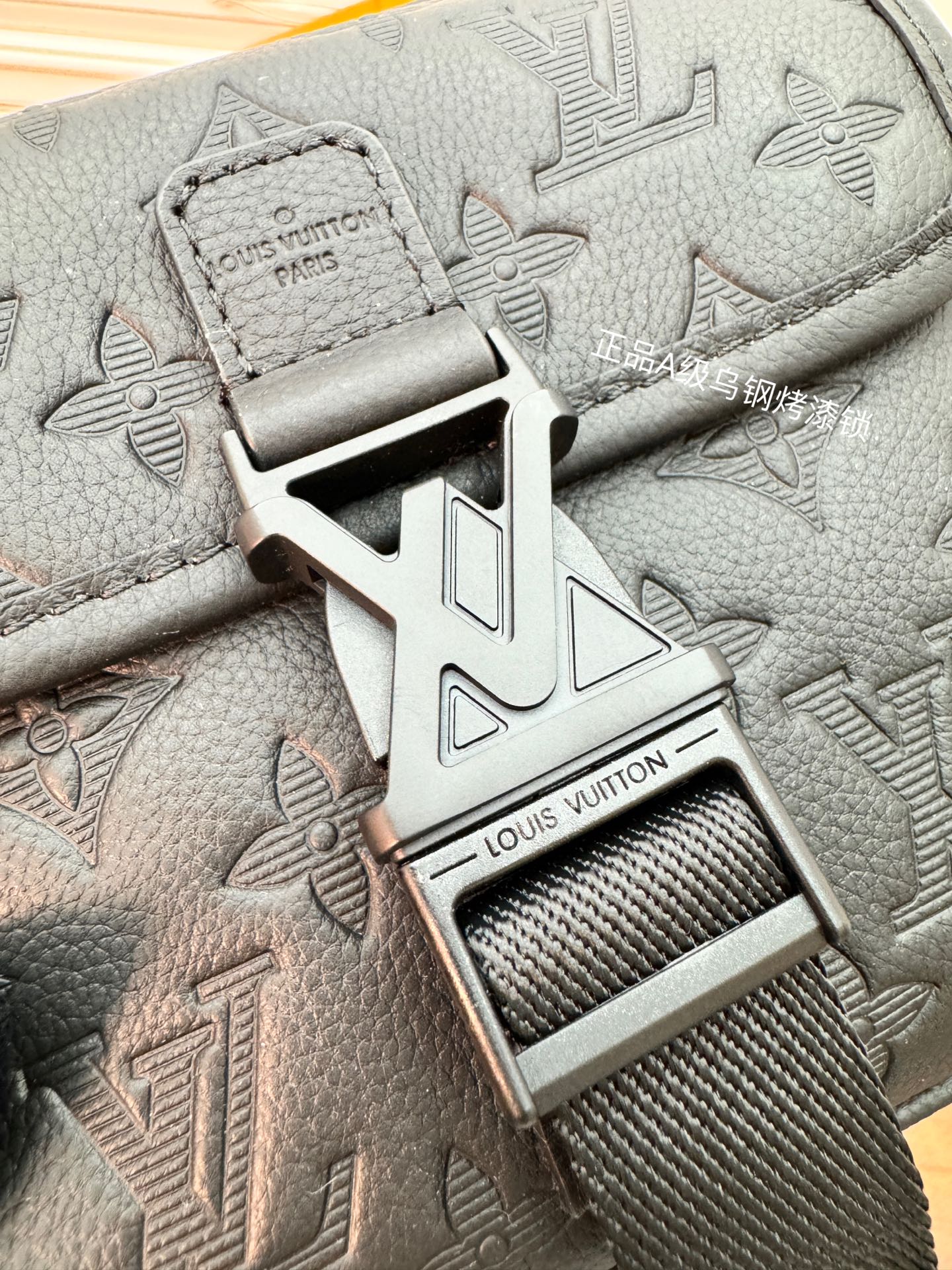 特級芯片 LOUIS VUITTON MessengerGETAWAY Getaway Monogram 压花可调节拆卸肩 LV 路易威登  牛皮革 斜挎包 单肩包 双肩包 水桶 手提包 黑色压花 M12516