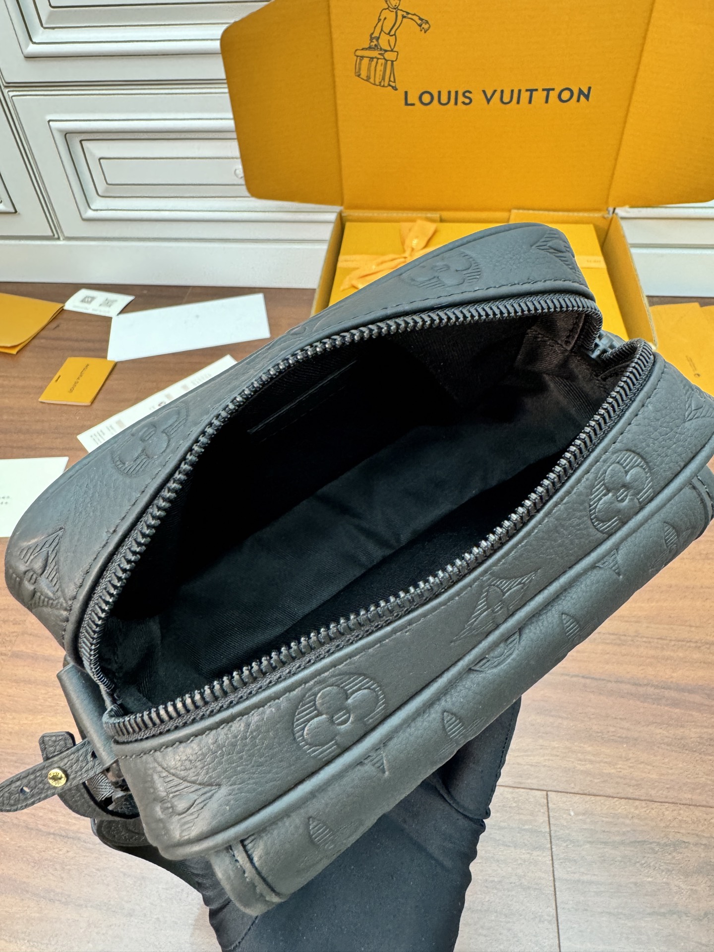 特級芯片 LOUIS VUITTON MessengerGETAWAY Getaway Monogram 压花可调节拆卸肩 LV 路易威登  牛皮革 斜挎包 单肩包 双肩包 水桶 手提包 黑色压花 M12516