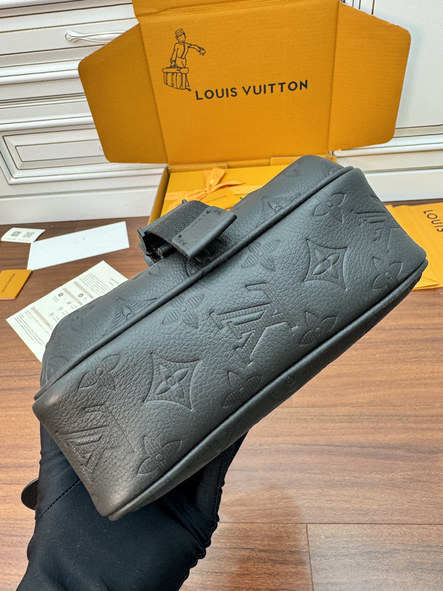 特級芯片 LOUIS VUITTON MessengerGETAWAY Getaway Monogram 压花可调节拆卸肩 LV 路易威登  牛皮革 斜挎包 单肩包 双肩包 水桶 手提包 黑色压花 M12516