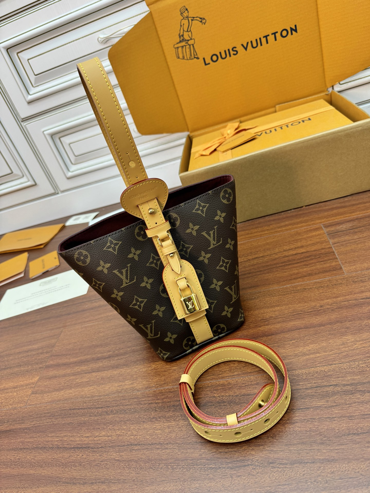 特級芯片 LOUIS VUITTON ALL IN LV 路易威登  牛皮革 斜挎包 单肩包 双肩包 水桶 手提包 老花 肩带可调节，不可拆卸 棕色 M12925