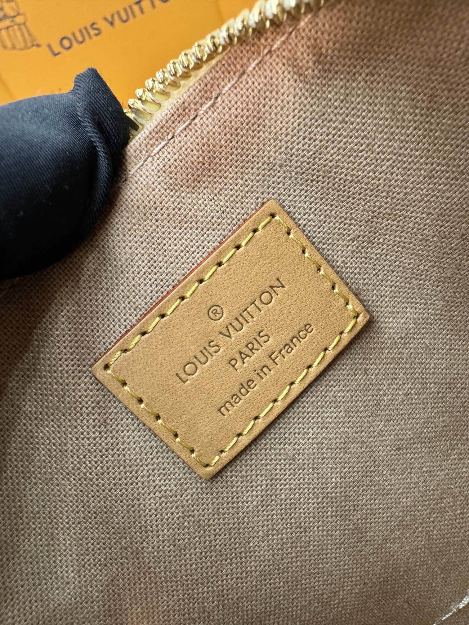 特級芯片 LOUIS VUITTON  Alma 可拆卸肩带拉链  LV 路易威登  牛皮革 斜挎包 单肩包 双肩包 水桶 手提包 貝殼包 米色沙丘色 M46895