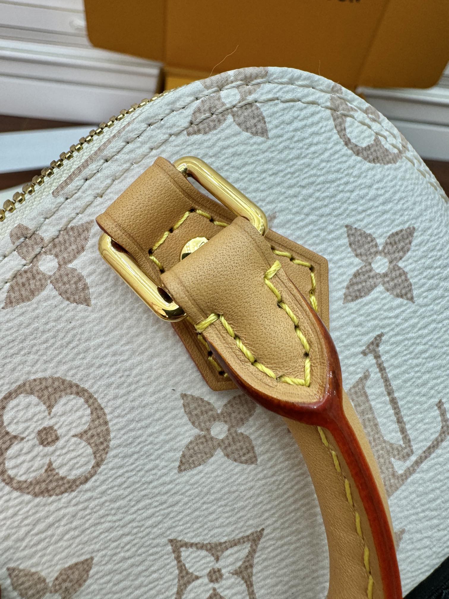 特級芯片 LOUIS VUITTON  Alma 可拆卸肩带拉链  LV 路易威登  牛皮革 斜挎包 单肩包 双肩包 水桶 手提包 貝殼包 米色沙丘色 M46895