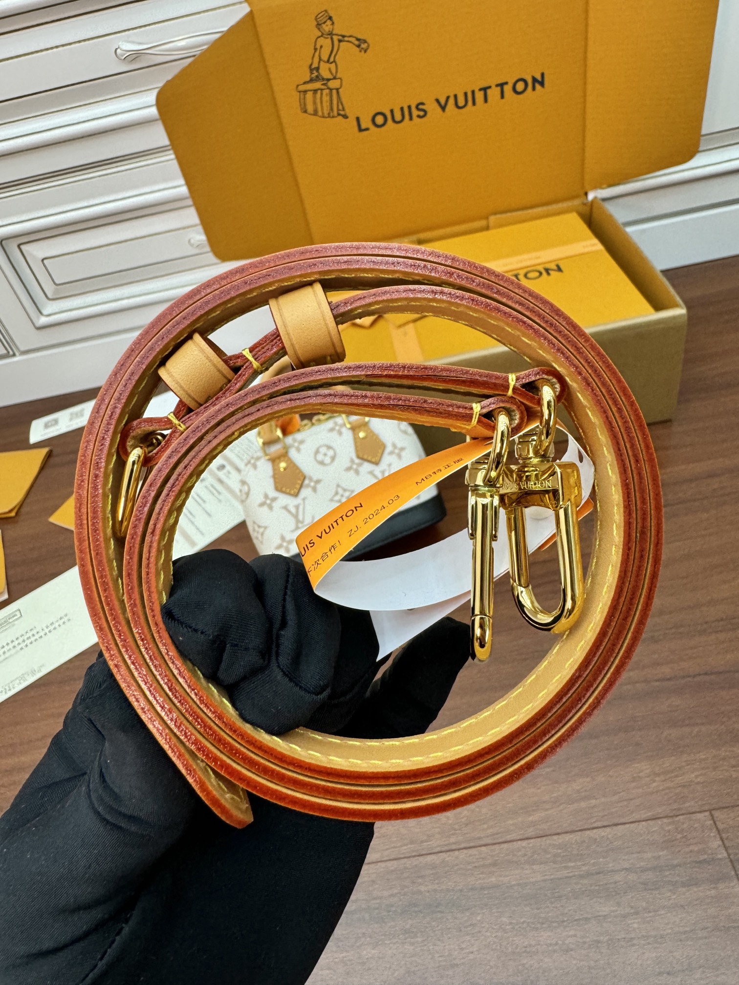 特級芯片 LOUIS VUITTON  Alma 可拆卸肩带拉链  LV 路易威登  牛皮革 斜挎包 单肩包 双肩包 水桶 手提包 貝殼包 米色沙丘色 M46895