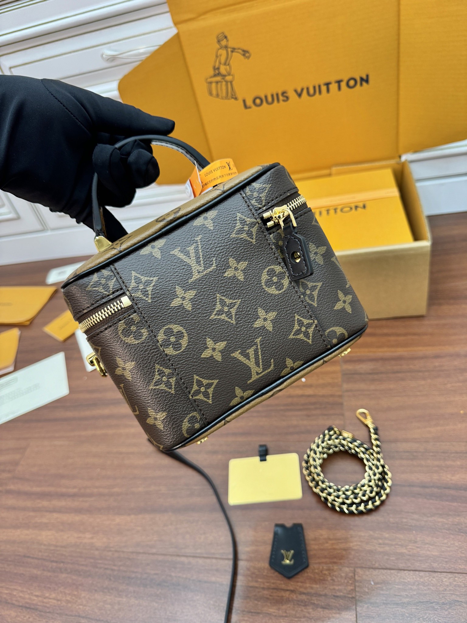 特級芯片 LOUIS VUITTON   Vanity PM LV 路易威登  牛皮革 斜挎包 单肩包 双肩包 水桶 手提包 老花 棕色 M47128