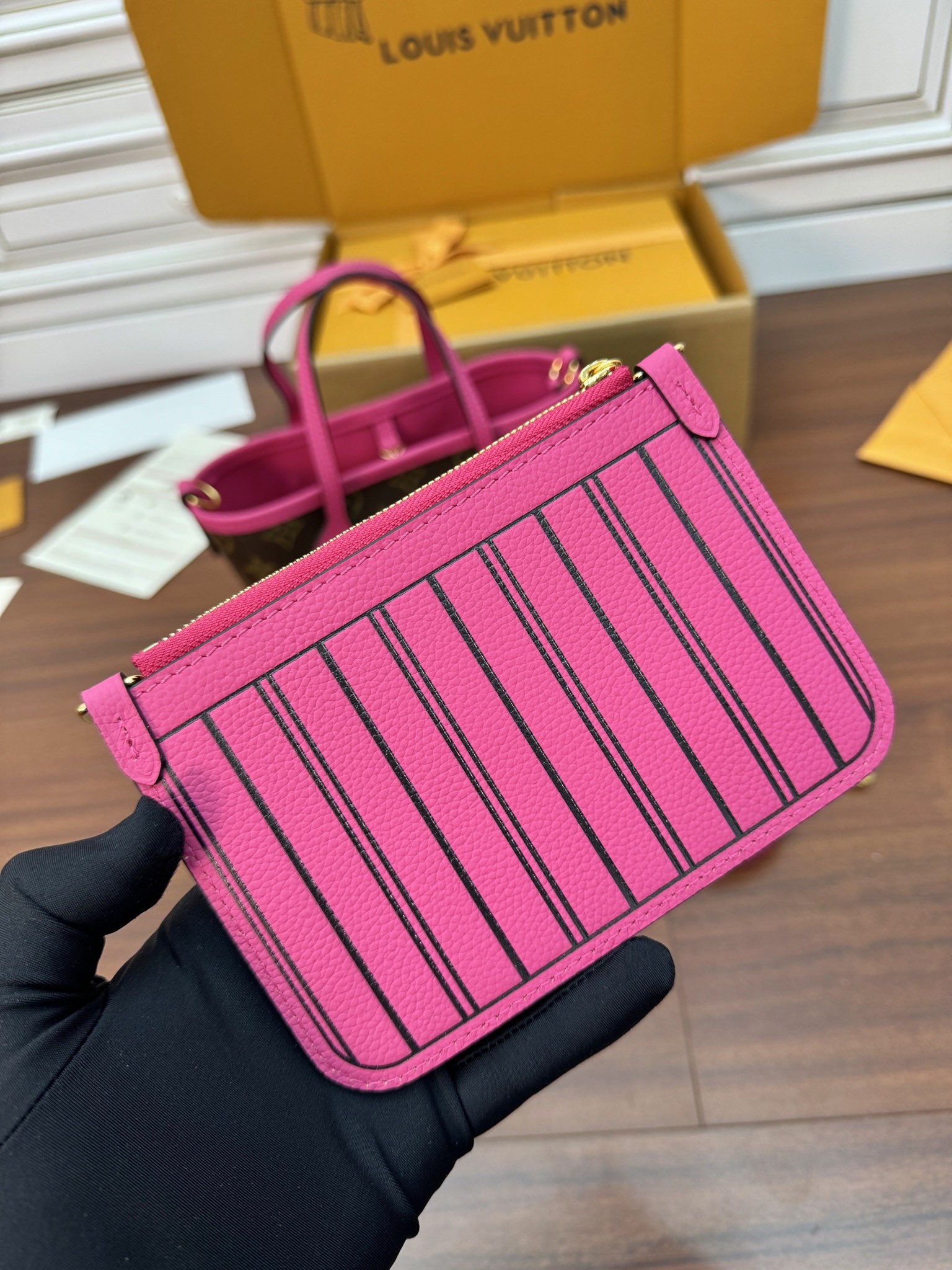 特級芯片 LOUIS VUITTON 路易威登  NEVERFULLBandoulière INSIDE OUT BB 可拆卸肩带 LV牛皮革 斜挎包 单肩包 双肩包 水桶 手提包 双面 M12106