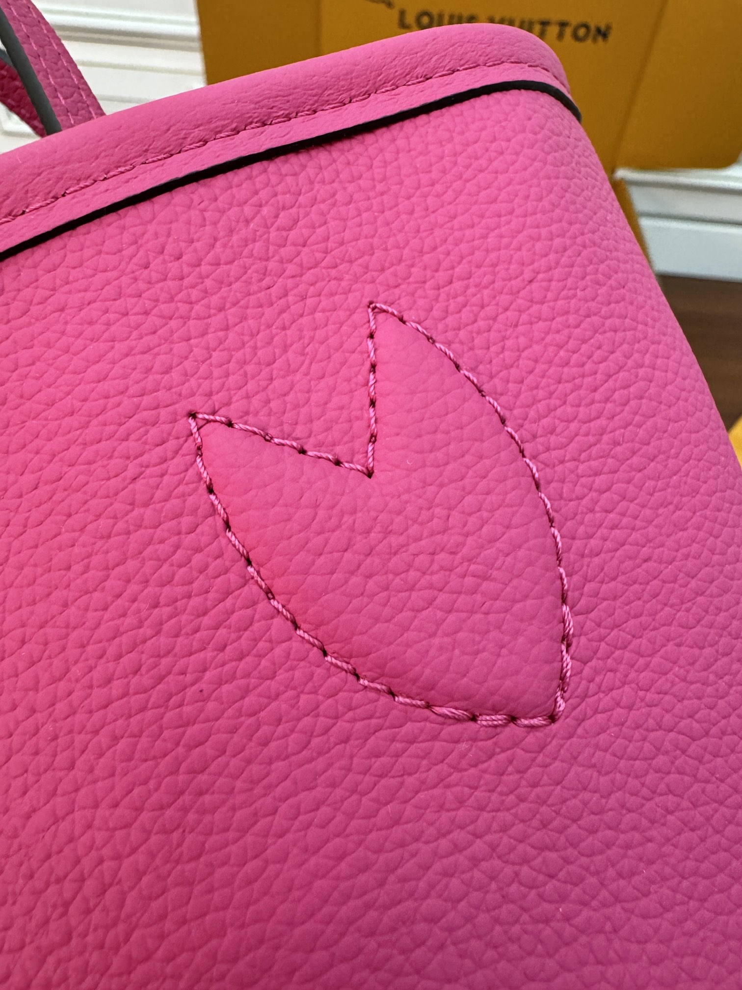 特級芯片 LOUIS VUITTON 路易威登  NEVERFULLBandoulière INSIDE OUT BB 可拆卸肩带 LV牛皮革 斜挎包 单肩包 双肩包 水桶 手提包 双面 M12106