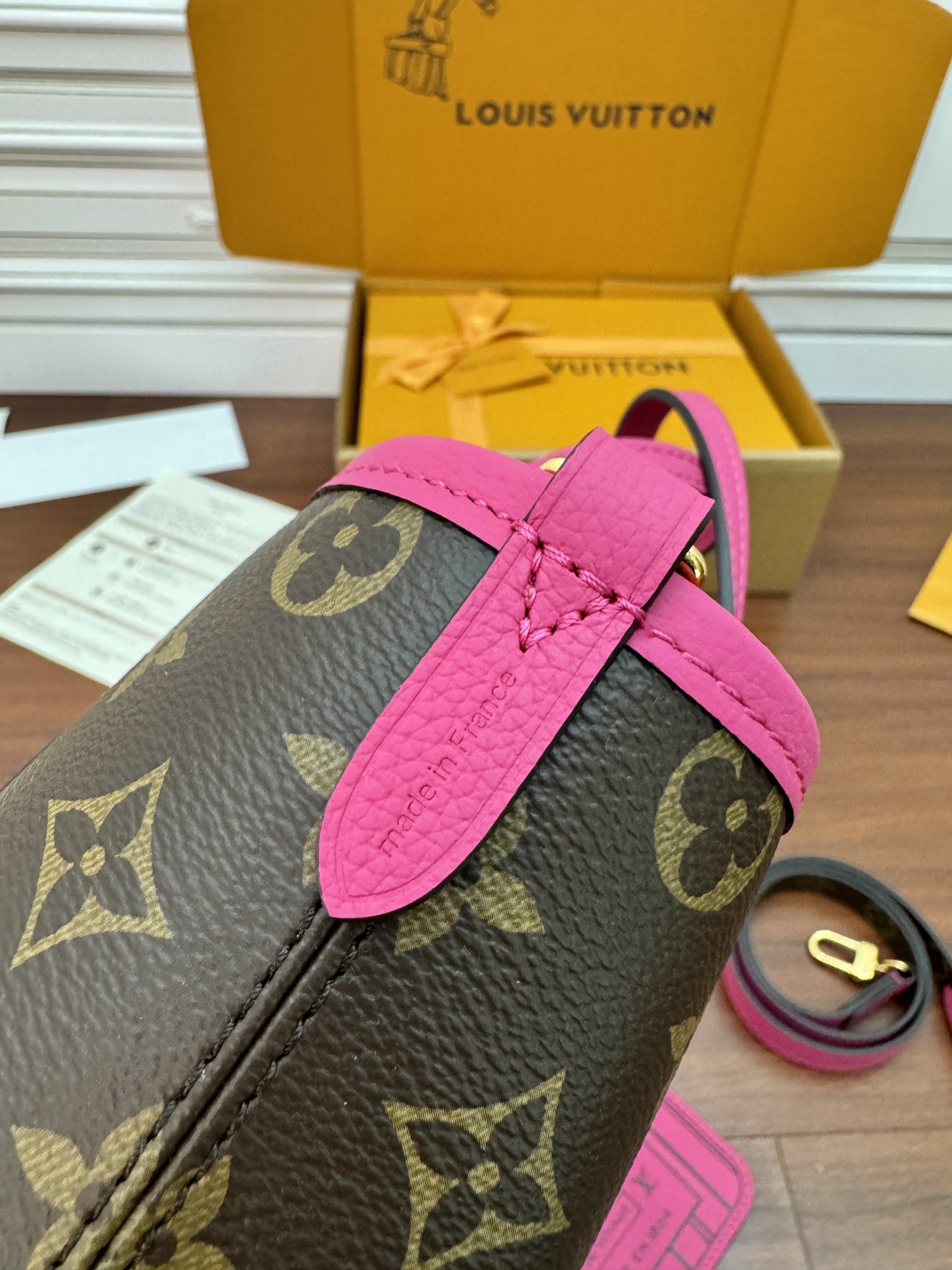 特級芯片 LOUIS VUITTON 路易威登  NEVERFULLBandoulière INSIDE OUT BB 可拆卸肩带 LV牛皮革 斜挎包 单肩包 双肩包 水桶 手提包 双面 M12106