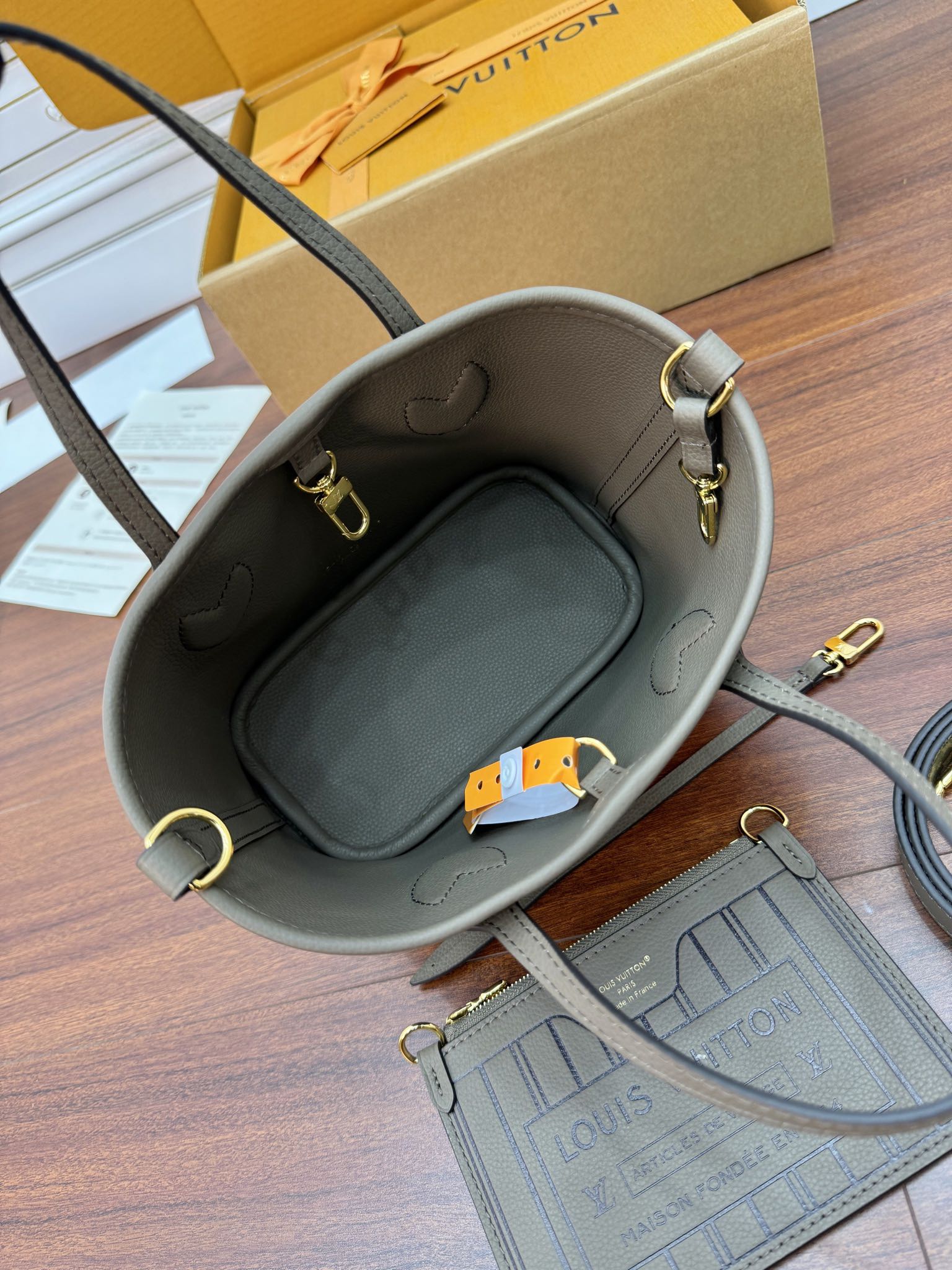 特級芯片 LOUIS VUITTON 路易威登  NEVERFULLBandoulière INSIDE OUT BB 可拆卸肩带 LV牛皮革 斜挎包 单肩包 双肩包 水桶 手提包 双面 褐色 M12109