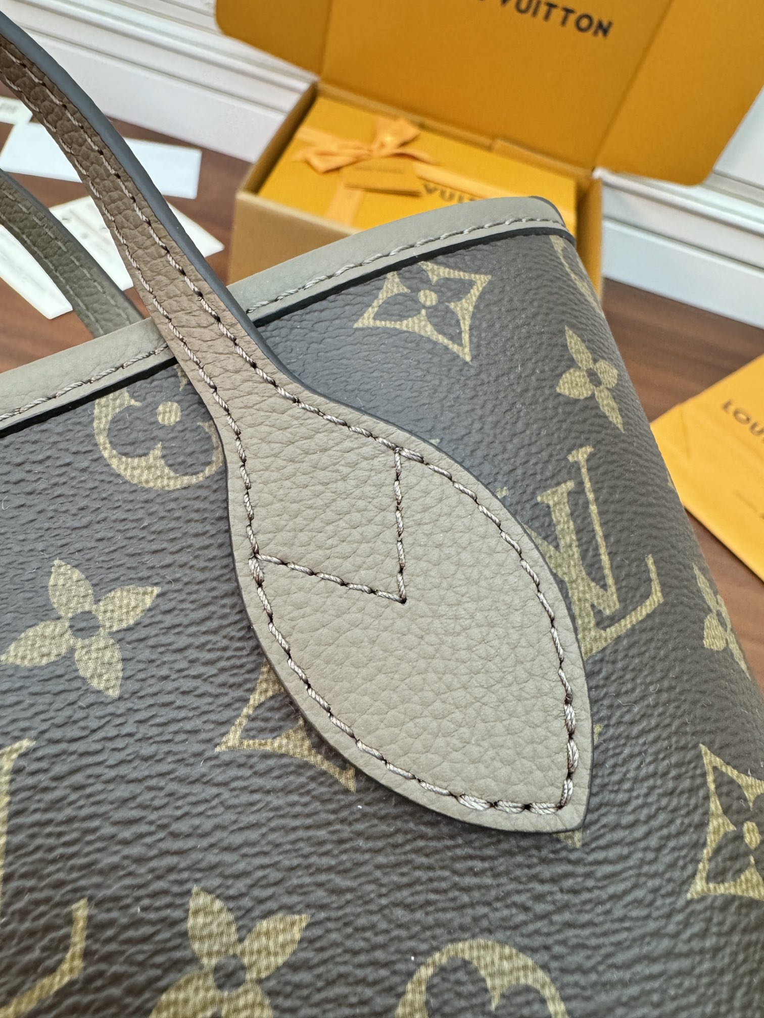 特級芯片 LOUIS VUITTON 路易威登  NEVERFULLBandoulière INSIDE OUT BB 可拆卸肩带 LV牛皮革 斜挎包 单肩包 双肩包 水桶 手提包 双面 褐色 M12109