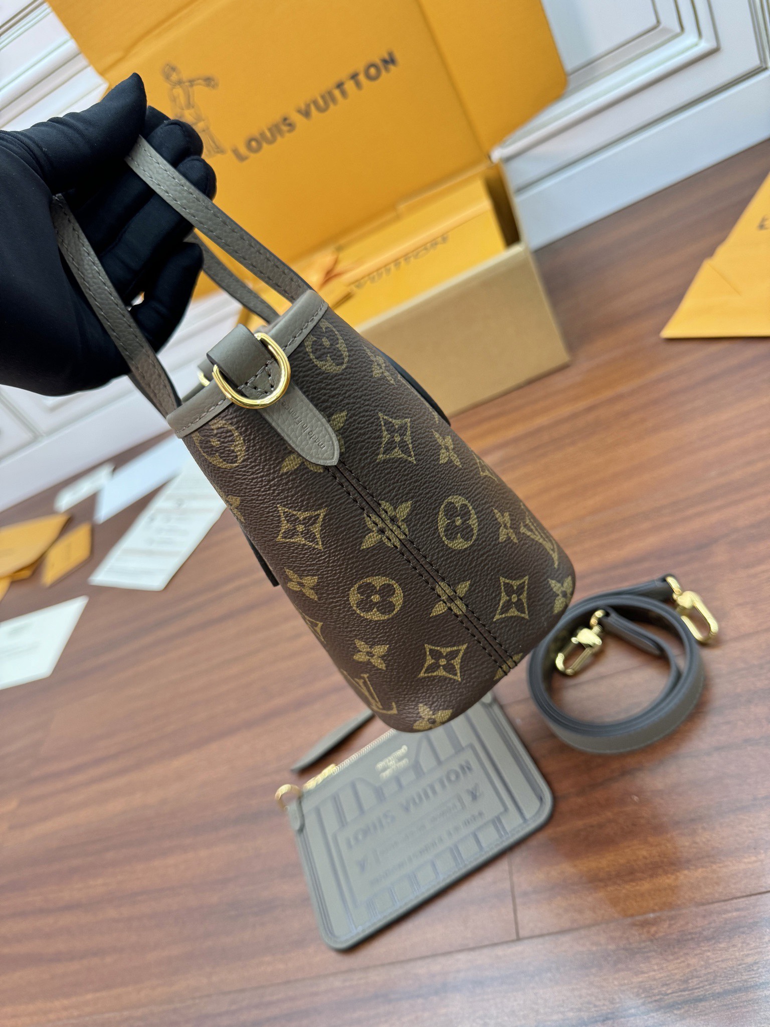 特級芯片 LOUIS VUITTON 路易威登  NEVERFULLBandoulière INSIDE OUT BB 可拆卸肩带 LV牛皮革 斜挎包 单肩包 双肩包 水桶 手提包 双面 褐色 M12109