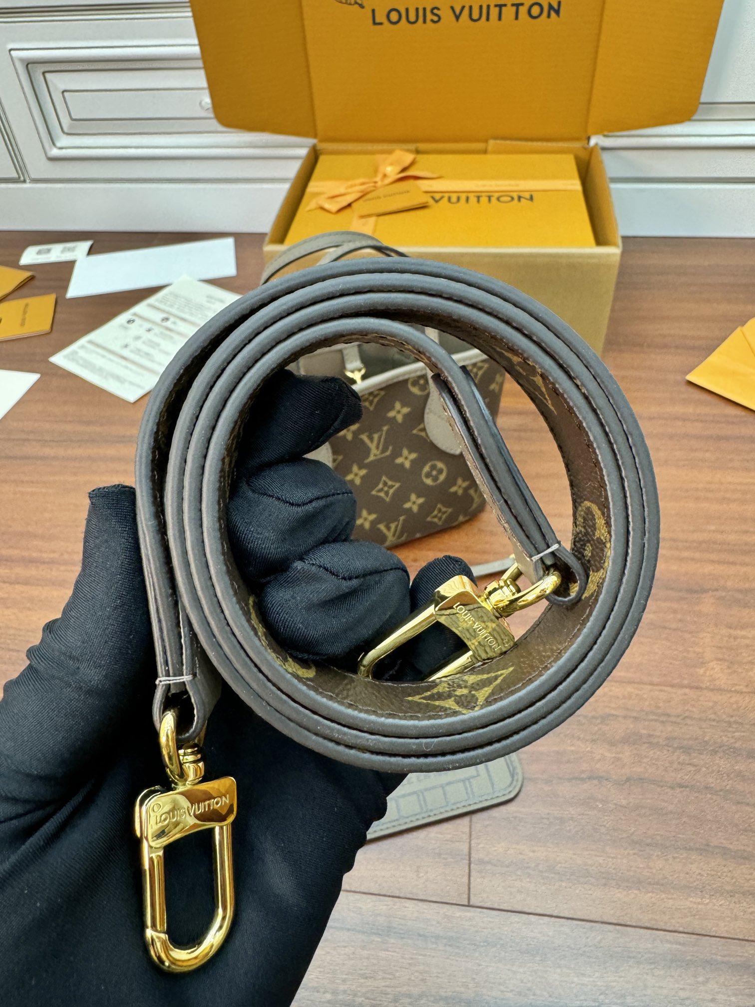 特級芯片 LOUIS VUITTON 路易威登  NEVERFULLBandoulière INSIDE OUT BB 可拆卸肩带 LV牛皮革 斜挎包 单肩包 双肩包 水桶 手提包 双面 褐色 M12109