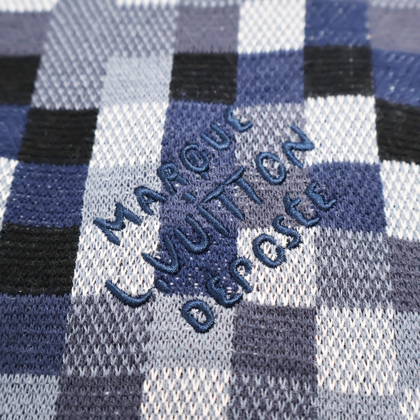 LOUIS VUITTON 路易威登  LV 马赛克提花 圆领 毛衣  针织 上衣 蓝色B5 1AGHTR