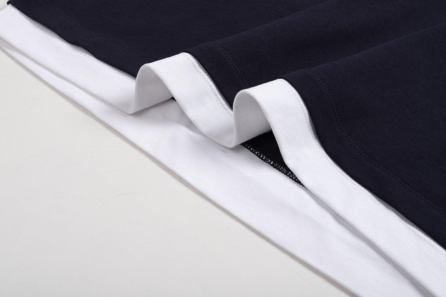 PRADA 普拉达 拼色假两件圆领 休闲夏季 短袖 T恤 黑色 蓝色A2 UJN912-11CD-F0124-S-OOO