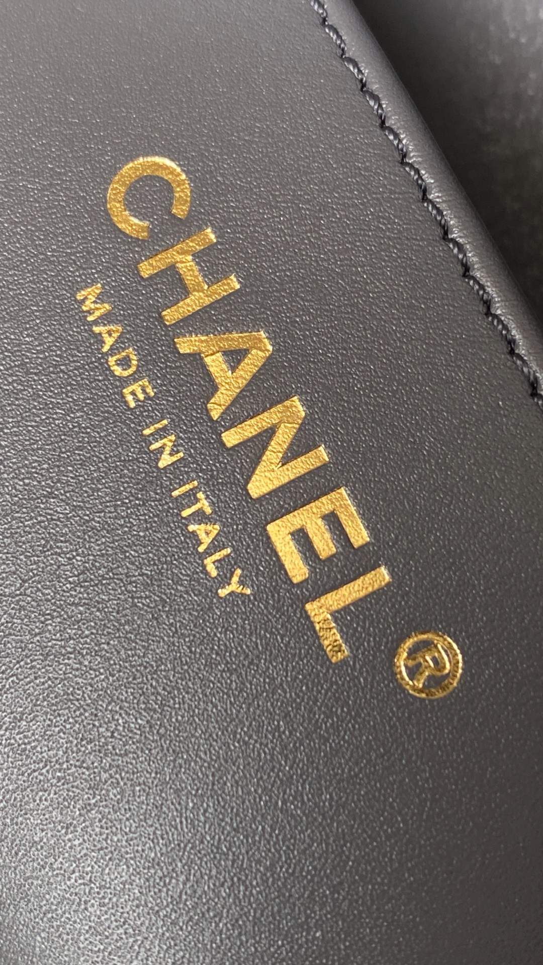  Chanel 香奈儿 头层皮 手提袋 斜挎包 包包 菱格纹  灰色 AS4992-B17383-NR652