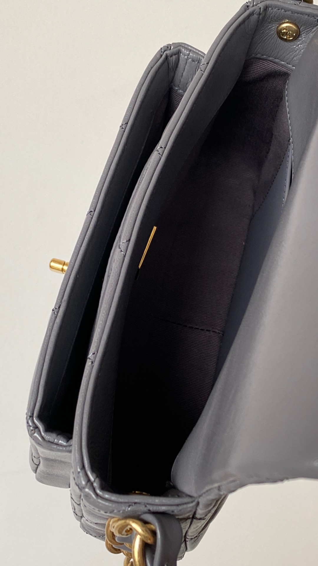  Chanel 香奈儿 头层皮 手提袋 斜挎包 包包 菱格纹  灰色 AS4992-B17383-NR652