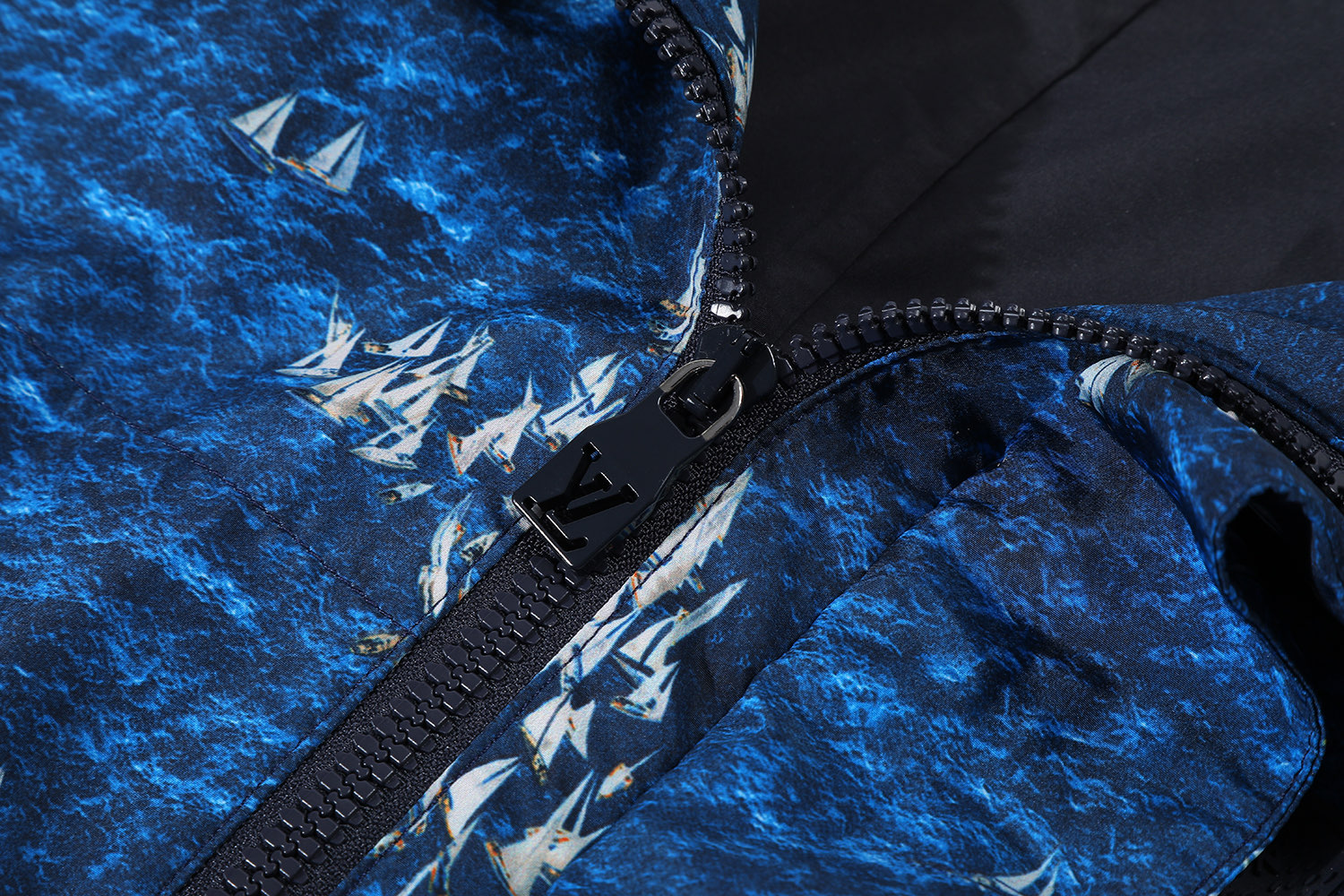 LOUIS VUITTON 路易威登  LV 印花风衣 圆领 毛衣  针织 上衣 蓝色C0 1AHV30