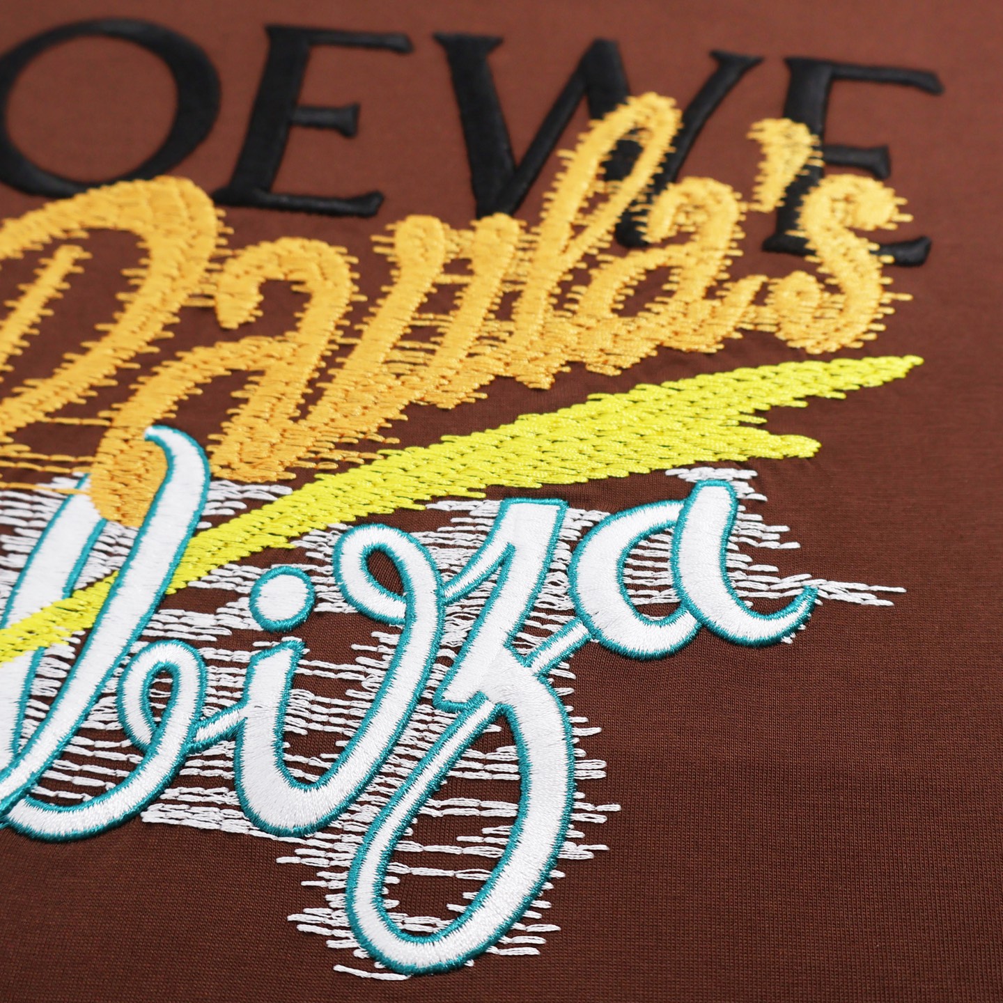 Loewe Paula's lbiza SS25 罗意威彩色标语  短袖 T恤 圆领 夏季 棕色 黑色A2 H616Y22X84-3428