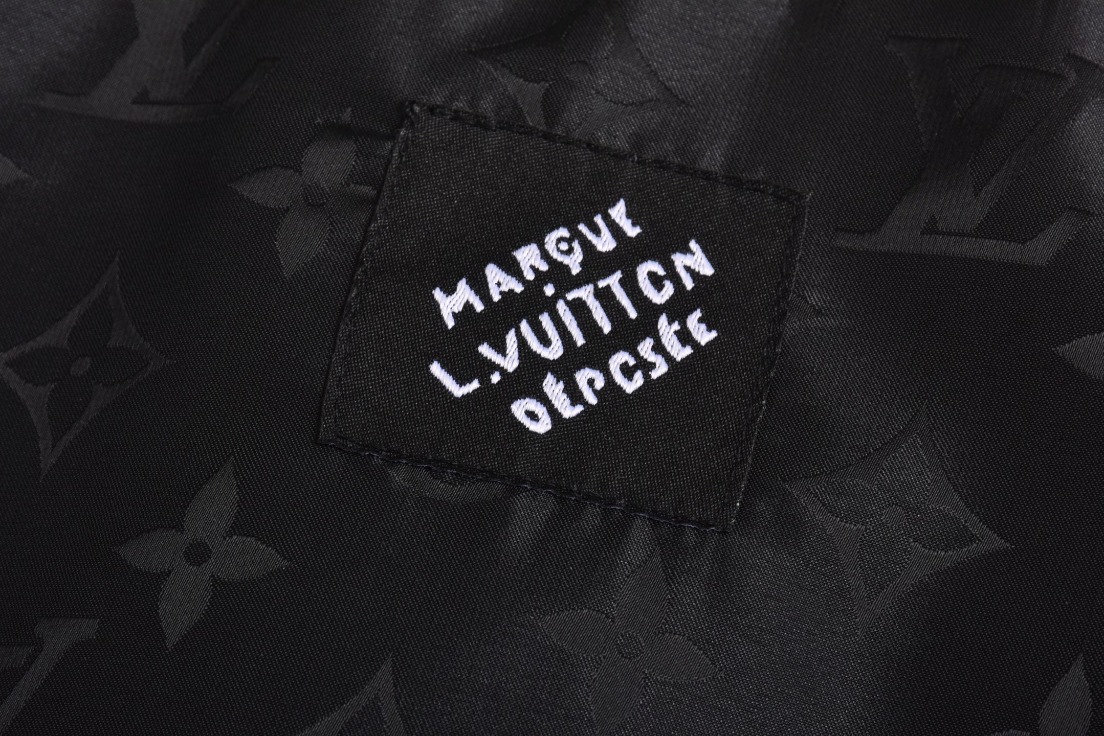 LOUIS VUITTON 路易威登 LV 丝绸满印  polo衬衫 夏季 T恤 男女同款  短袖  黑色B0 1AGTOZ