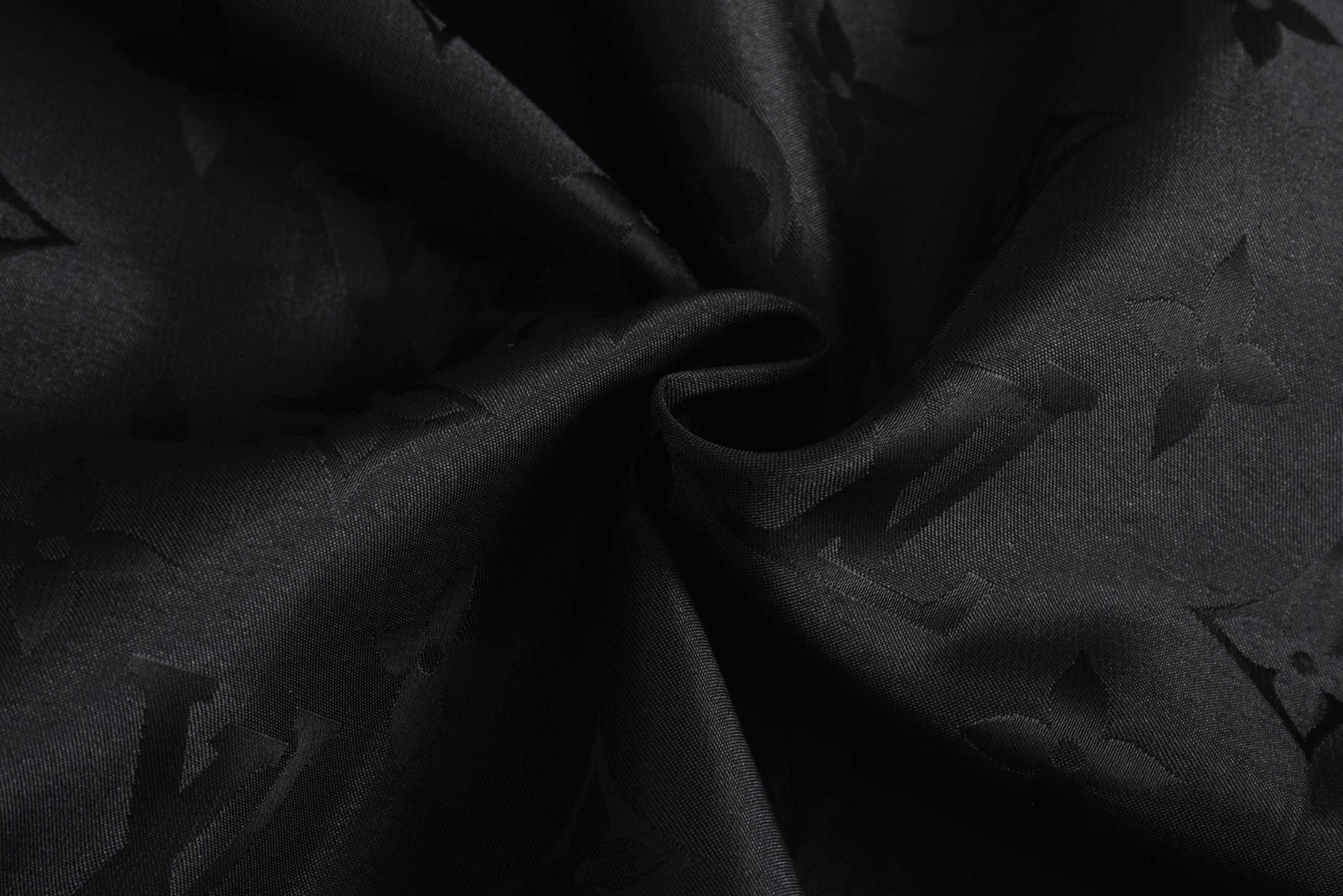 LOUIS VUITTON 路易威登 LV 丝绸满印  polo衬衫 夏季 T恤 男女同款  短袖  黑色B0 1AGTOZ