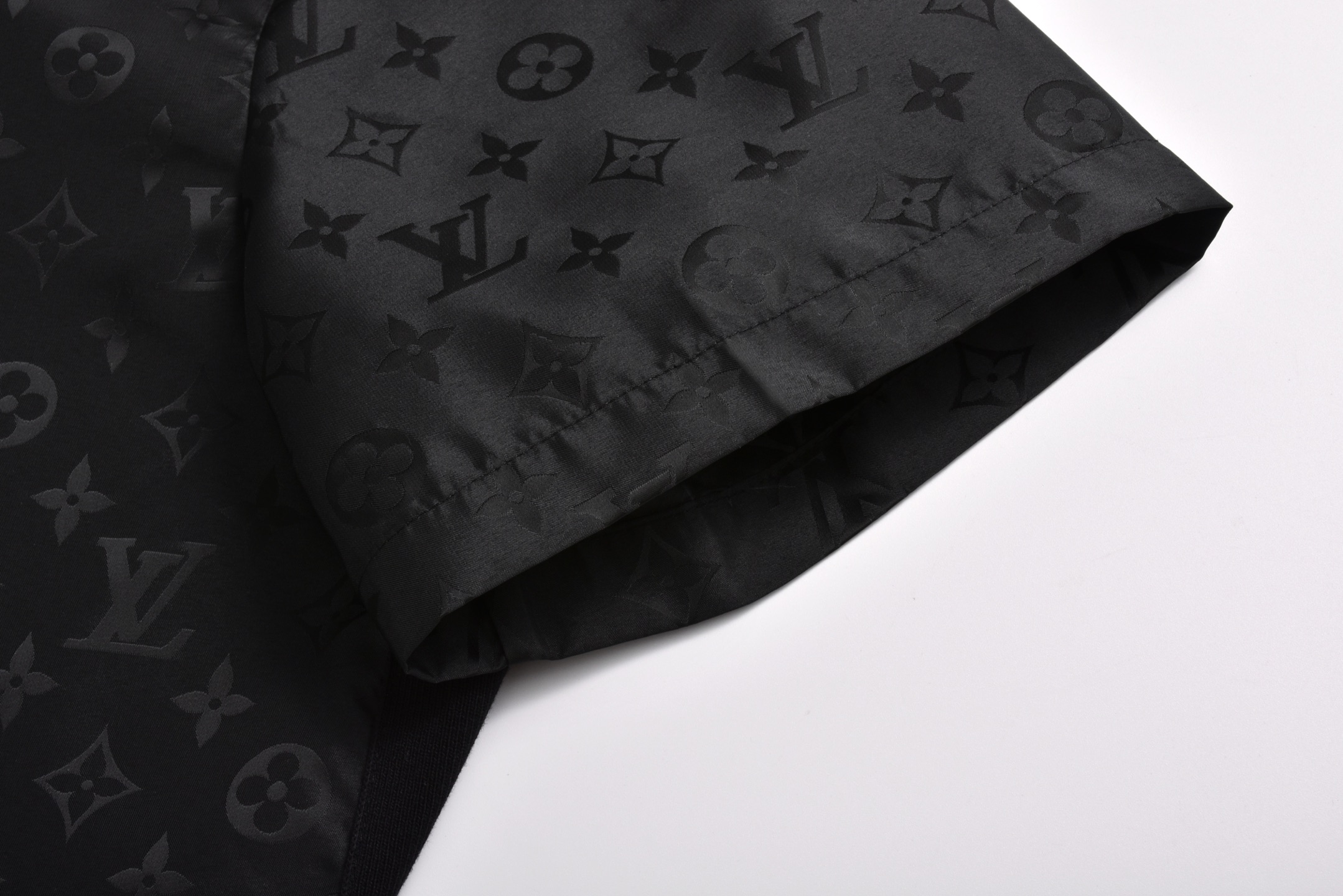 LOUIS VUITTON 路易威登 LV 丝绸满印  polo衬衫 夏季 T恤 男女同款  短袖  黑色B0 1AGTOZ