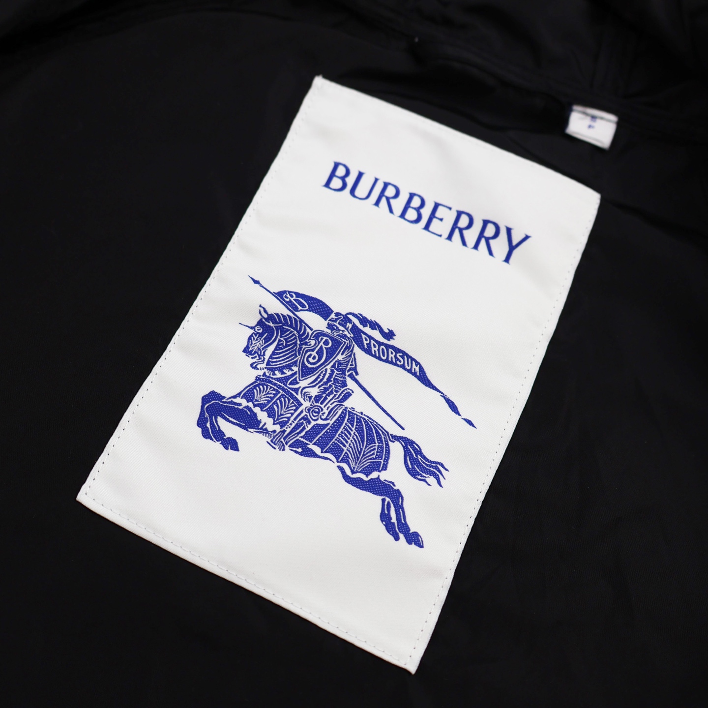 Burberry 巴宝莉 硅胶微标皮牌尼龙  夹克 长袖外套 凤搂 男女同款 B5 黑色 绿色 81109921