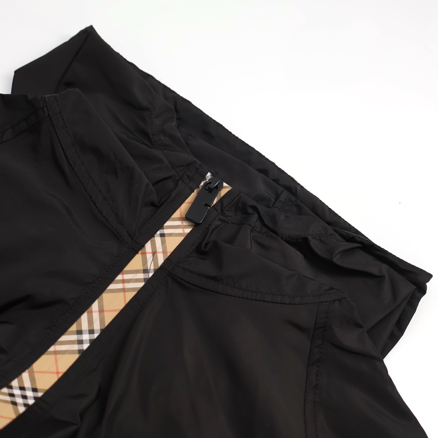 Burberry 巴宝莉 硅胶微标皮牌尼龙  夹克 长袖外套 凤搂 男女同款 B5 黑色 绿色 81109921