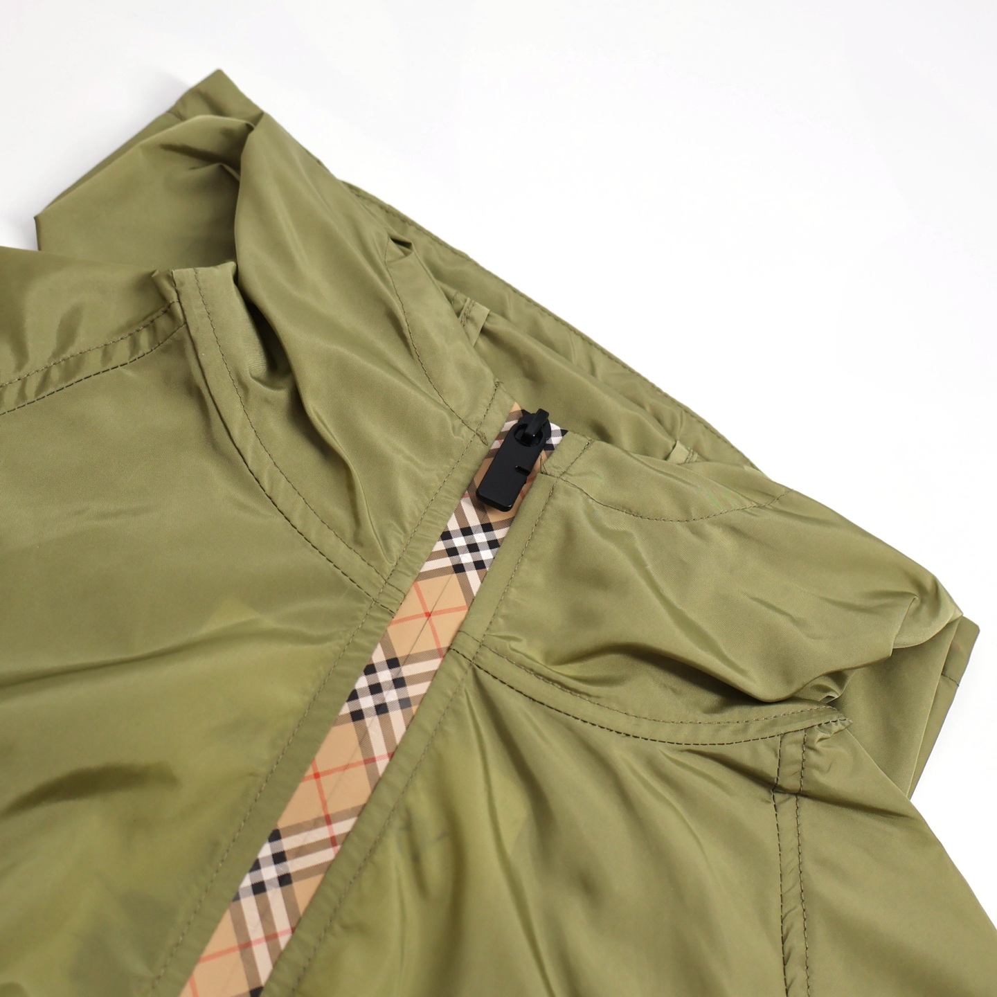 Burberry 巴宝莉 硅胶微标皮牌尼龙  夹克 长袖外套 凤搂 男女同款 B5 黑色 绿色 81109921