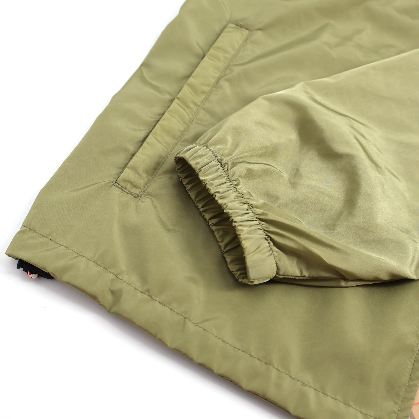 Burberry 巴宝莉 硅胶微标皮牌尼龙  夹克 长袖外套 凤搂 男女同款 B5 黑色 绿色 81109921