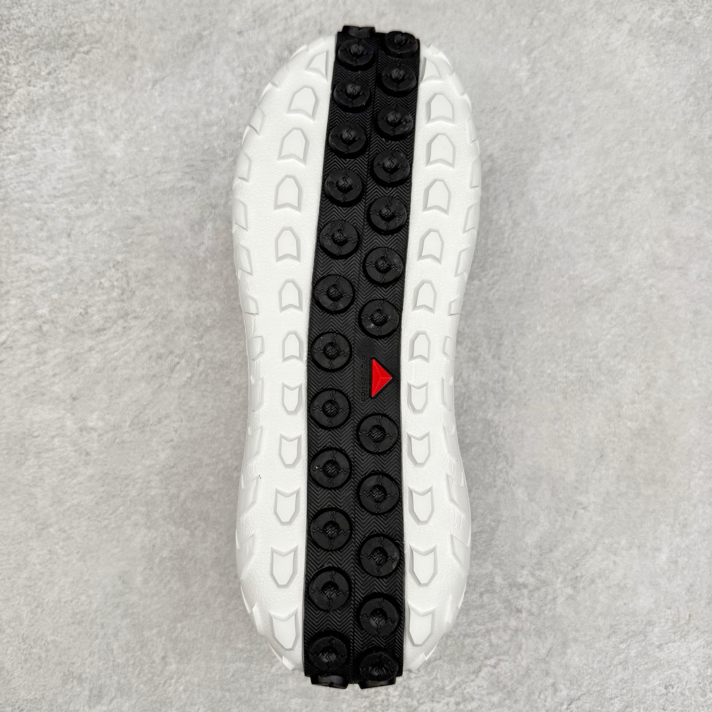 SALOMON SOLAMPHIBIAN 织物 萨洛蒙  低筒 水陆两栖 减震防滑 户外 跑步鞋 运动鞋 登山 男鞋 女鞋  波鞋（版型偏小一码）黑白色 477002