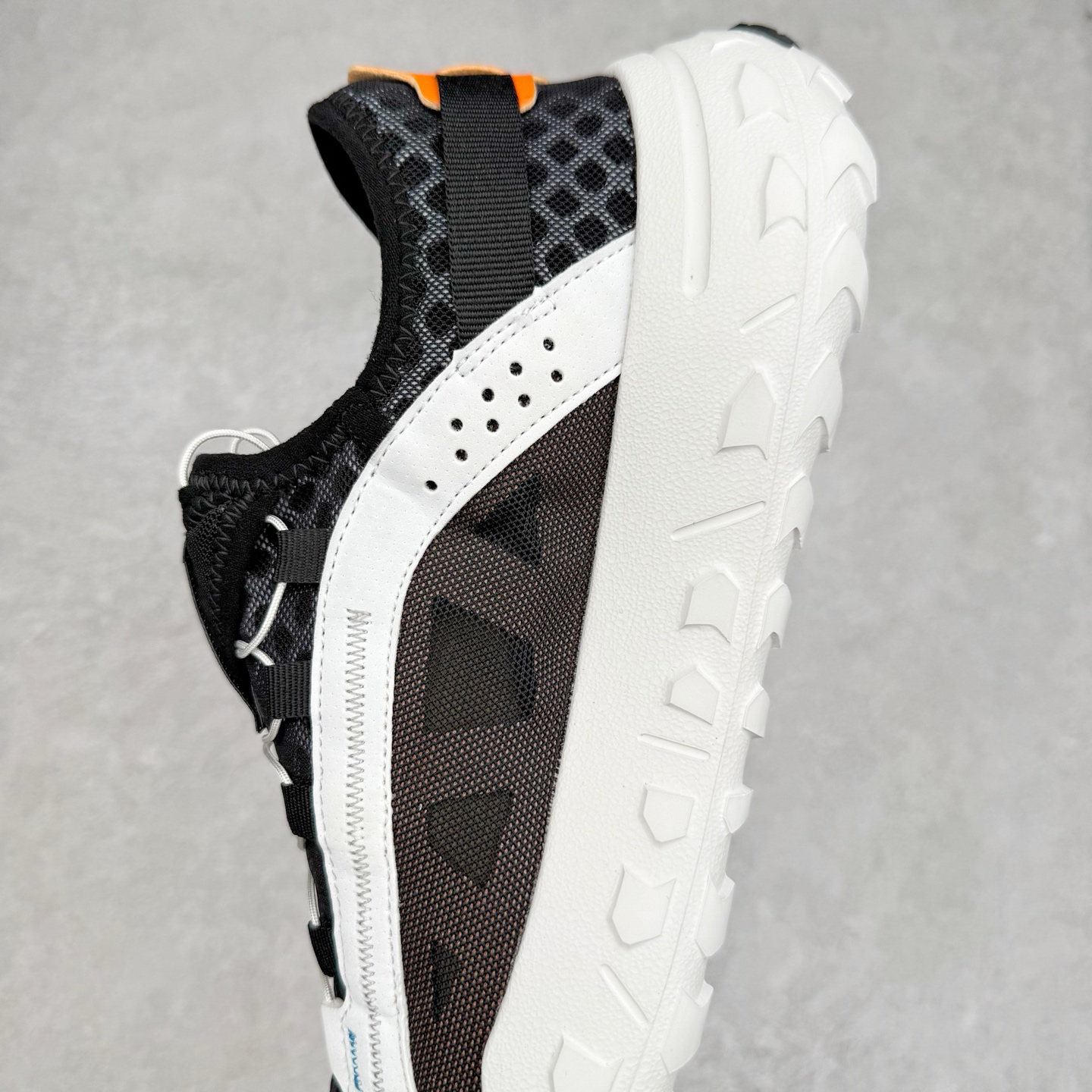 SALOMON SOLAMPHIBIAN 织物 萨洛蒙  低筒 水陆两栖 减震防滑 户外 跑步鞋 运动鞋 登山 男鞋 女鞋  波鞋（版型偏小一码）黑白色 477002