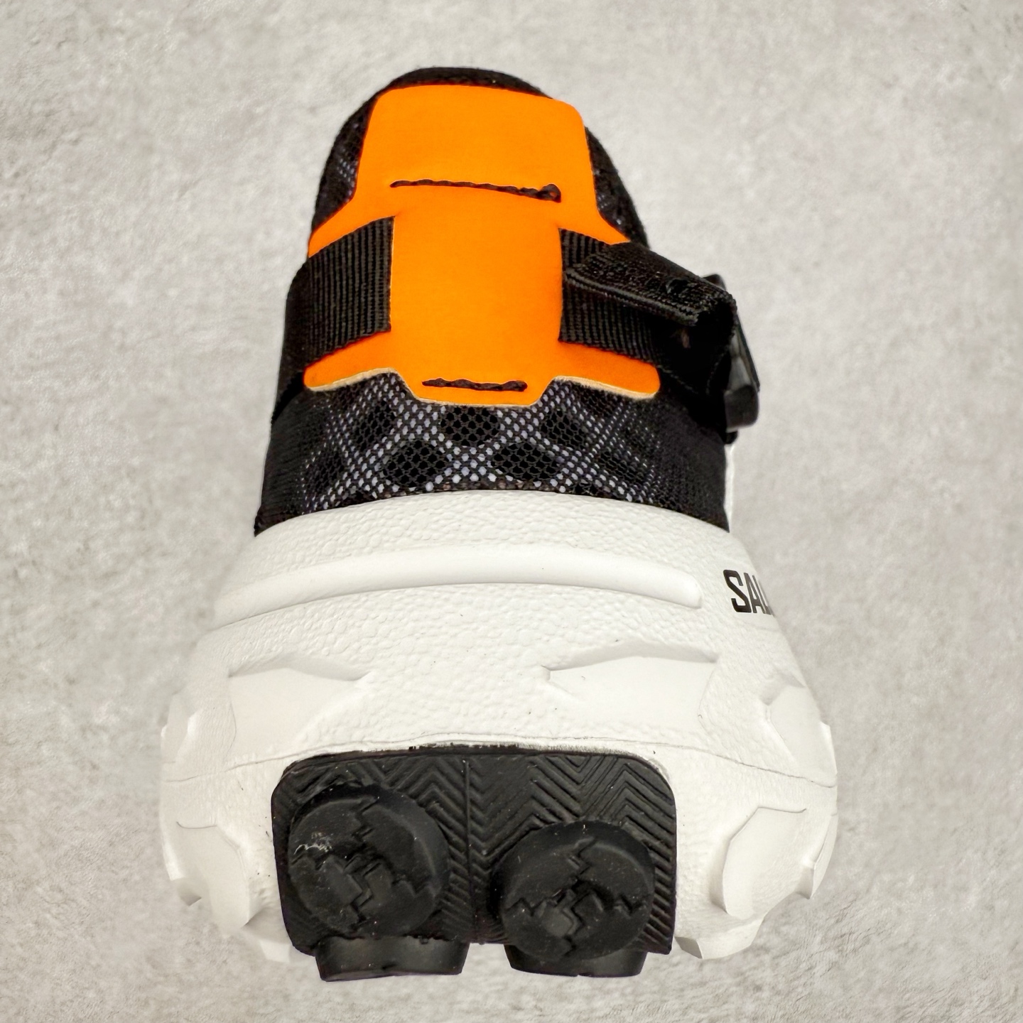 SALOMON SOLAMPHIBIAN 织物 萨洛蒙  低筒 水陆两栖 减震防滑 户外 跑步鞋 运动鞋 登山 男鞋 女鞋  波鞋（版型偏小一码）黑白色 477002