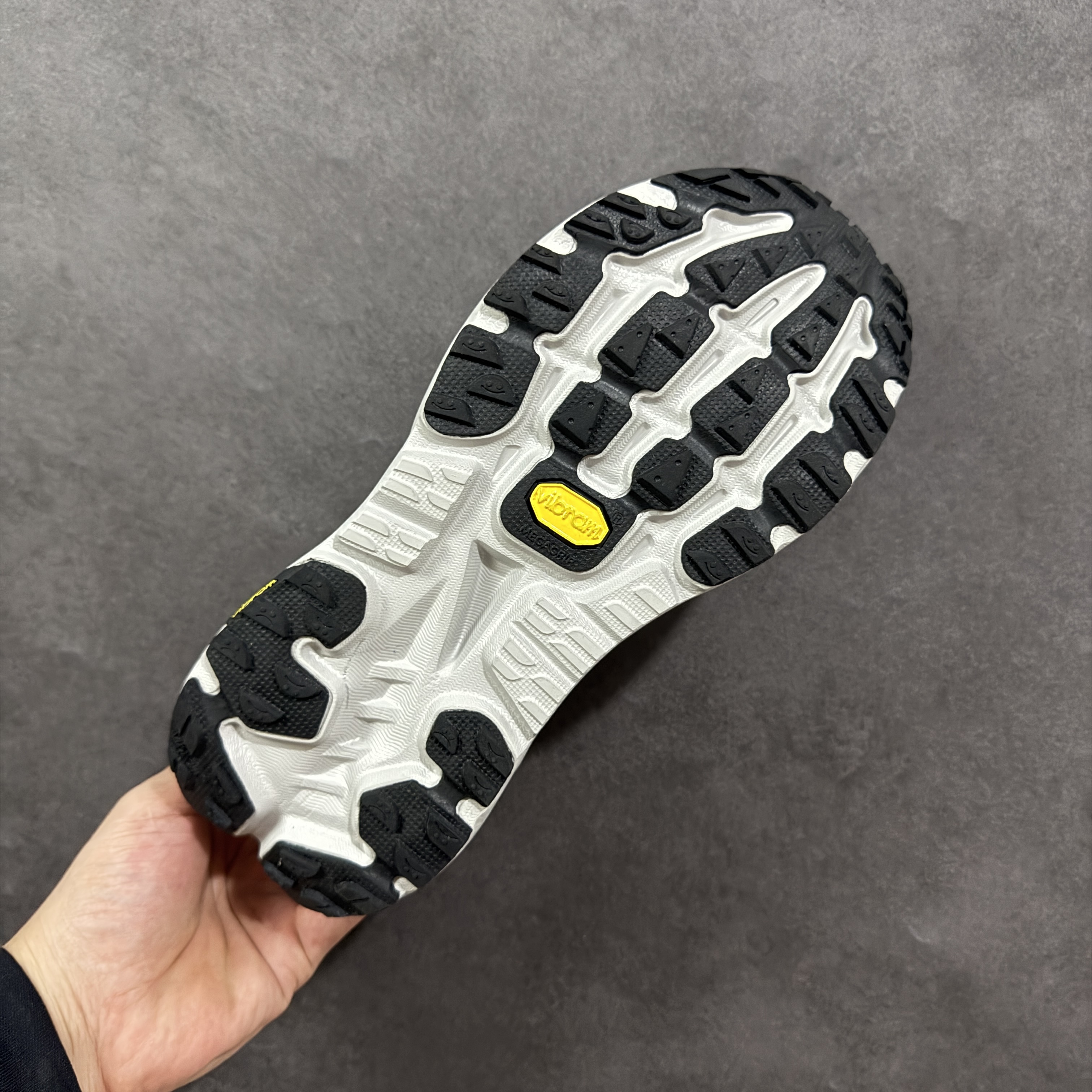 HOKA ONE ONE Mafate X 舒适百搭防滑耐磨 低筒 舒适减震 运动防滑耐磨 透气跑步鞋 轻便波鞋 灰色