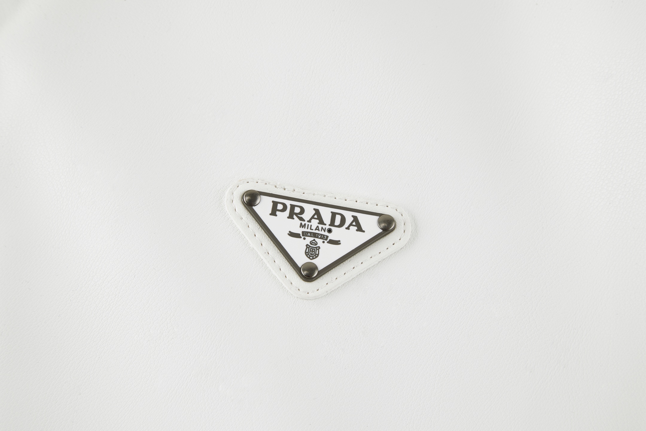 PRADA 普拉达 雙面小羊皮 衬衫 宽松 休闲 夏季 短袖 T恤 白色B0 UPC222-14IT-F0K74-S-OOO