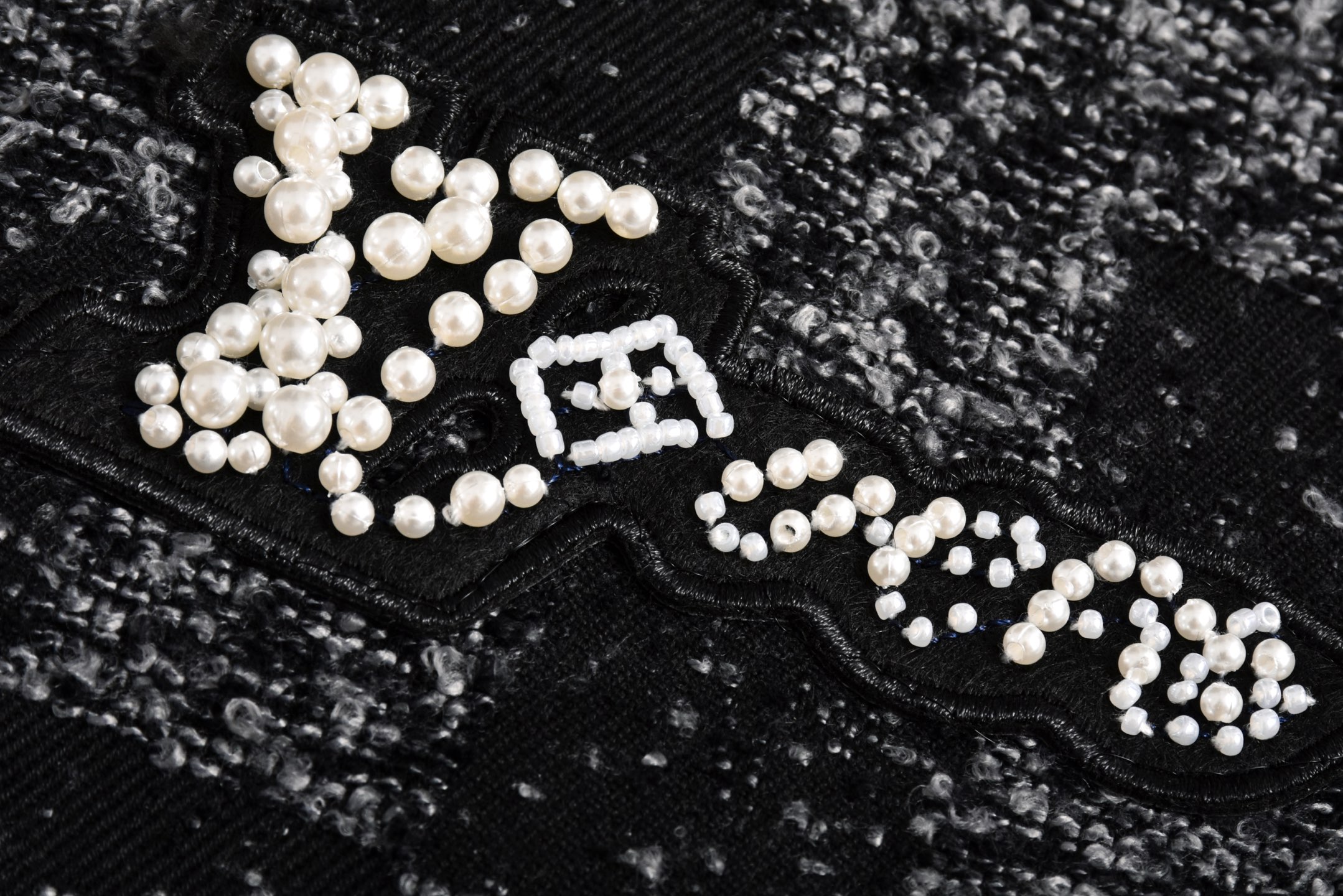 LOUIS VUITTON 路易威登  LV 珍珠棋盘格棒球服  圆领几何图案长袖卫衣  黑色B5 1AHBUW