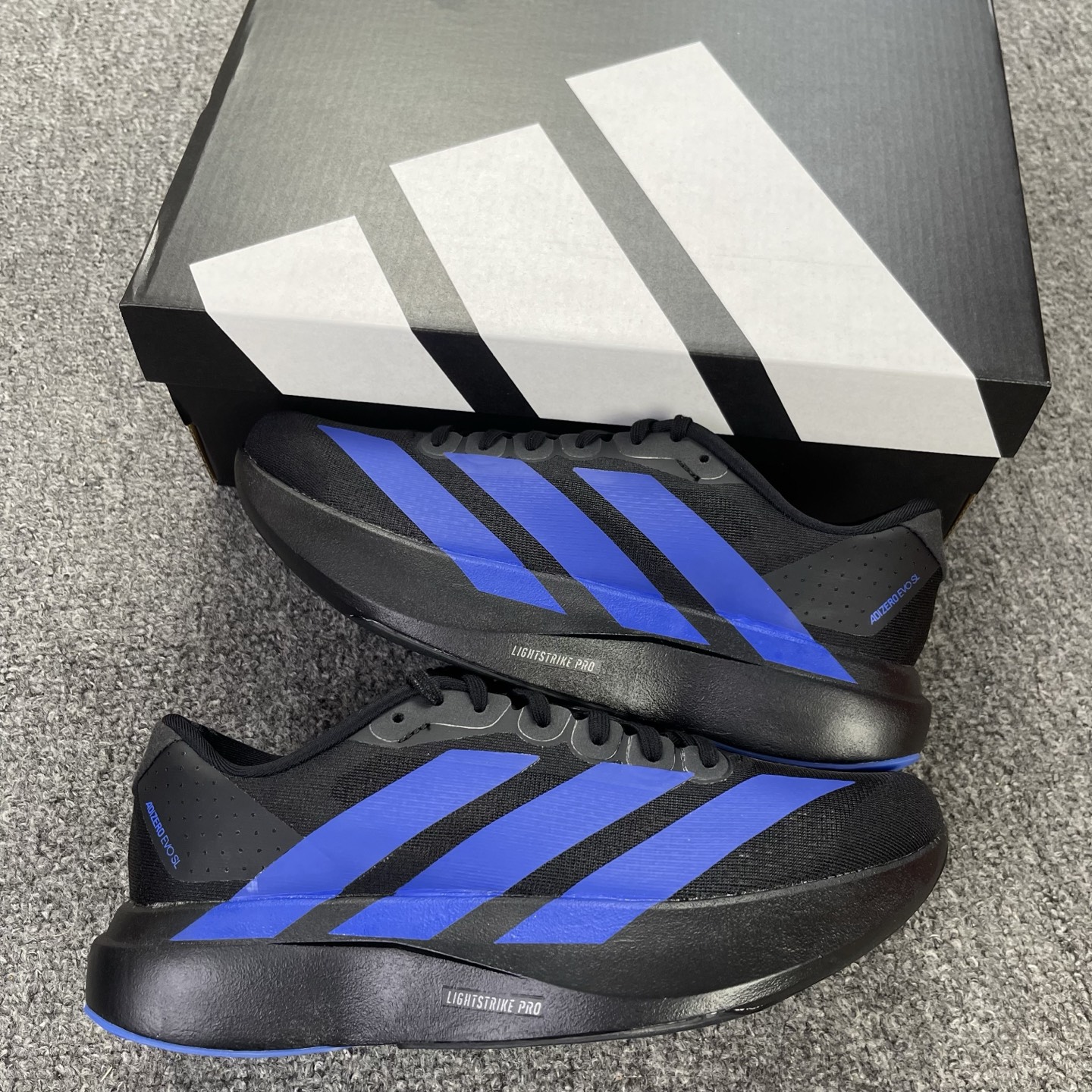 内置碳板 Adidas Adizero Evo SL 低筒 舒适百搭 防滑耐磨 马拉松 训练竞速 跑步鞋 女款 男款 波鞋黑蓝