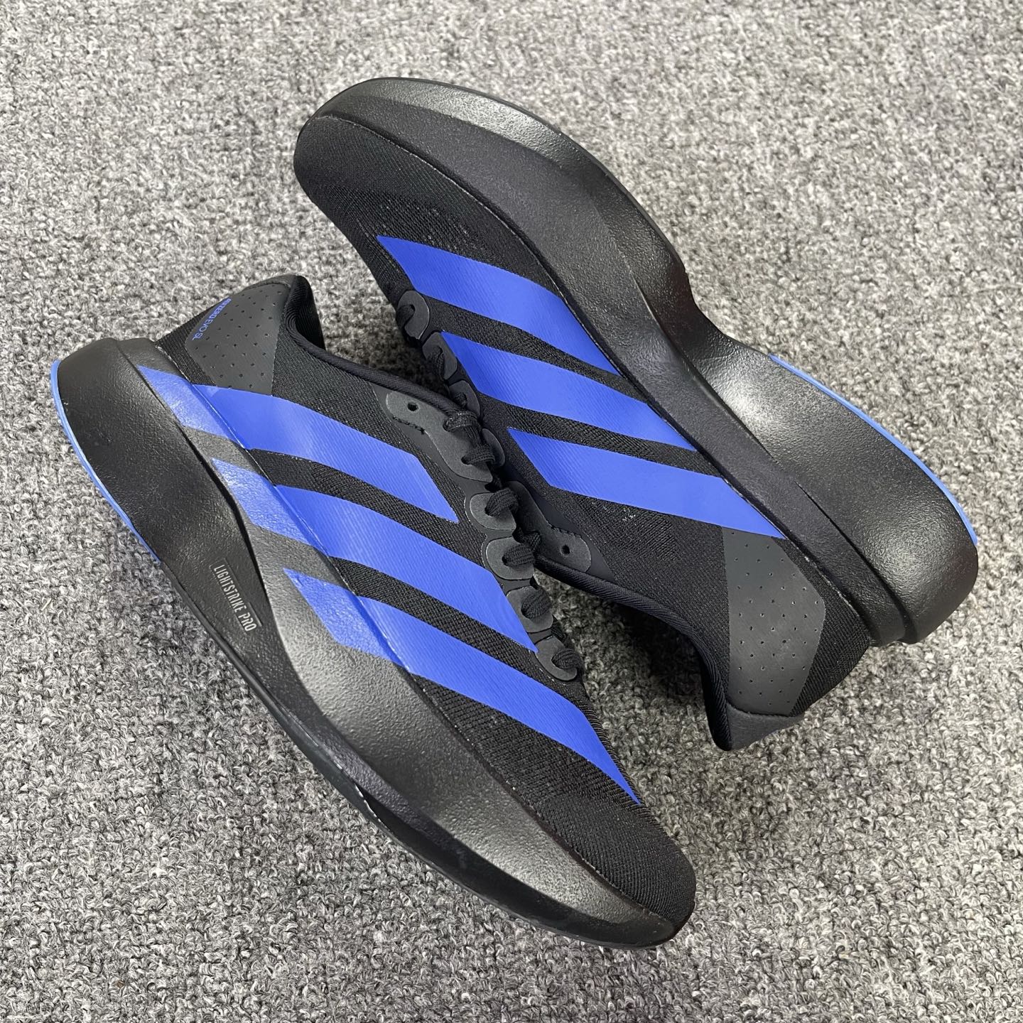 内置碳板 Adidas Adizero Evo SL 低筒 舒适百搭 防滑耐磨 马拉松 训练竞速 跑步鞋 女款 男款 波鞋黑蓝