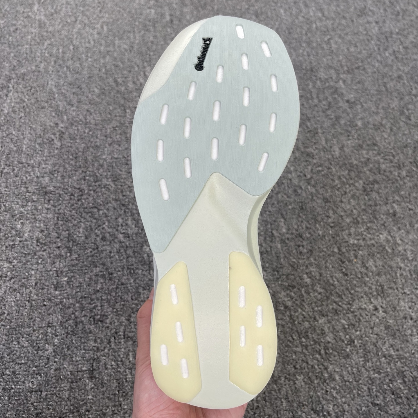 内置碳板 Adidas Adizero Evo SL 低筒 舒适百搭 防滑耐磨 马拉松 训练竞速 跑步鞋 女款 男款 波鞋 白色