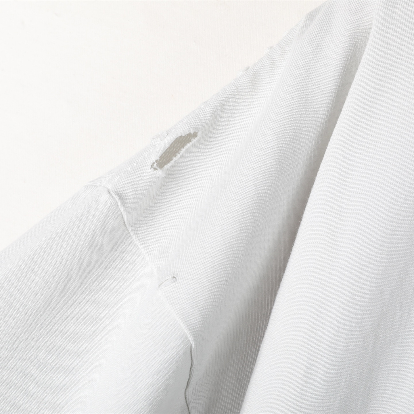 Balenciaga 巴黎世家 金闪粉 印花短袖 T恤 圆领 短款 夏季 白色A5 824285-TSVC5-9012