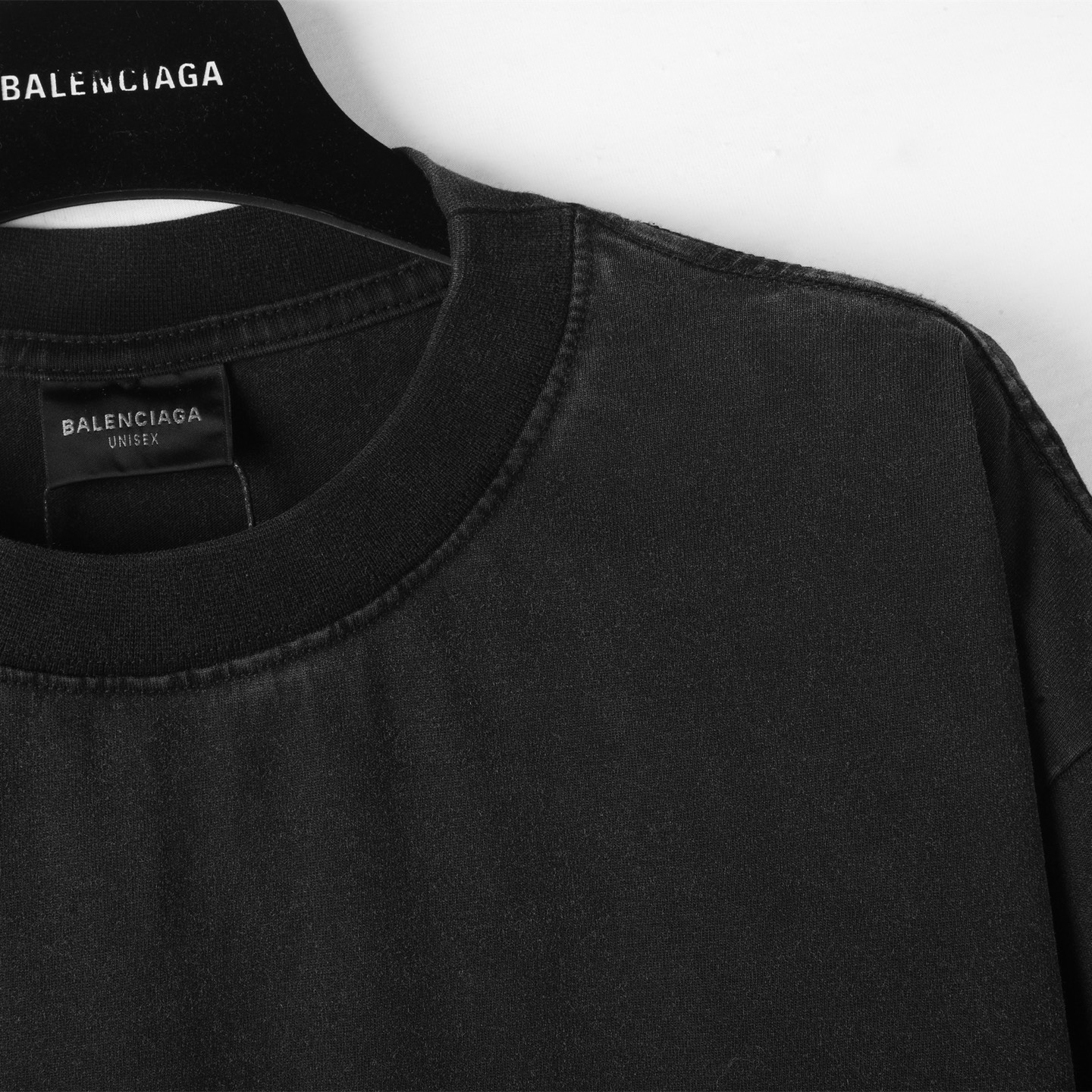 Balenciaga 巴黎世家 吉塔里亚小镇  印花短袖 T恤 圆领 短款 夏季 黑色A5 811688TRVQ41041