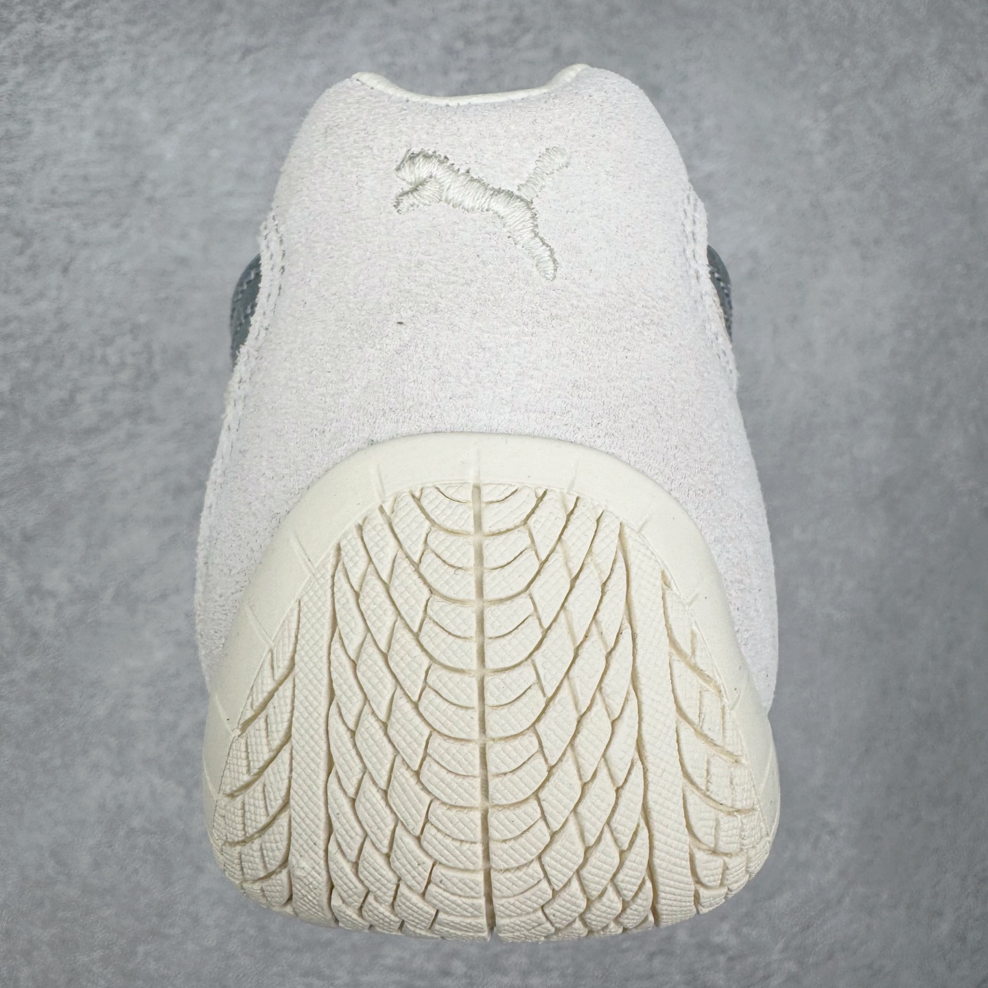 PUMA  Speedcat  圆头系带 二层绒面皮防滑耐磨 低筒 舒适时尚 赛车 跑步鞋 休闲鞋 波鞋 云端白 403902-01