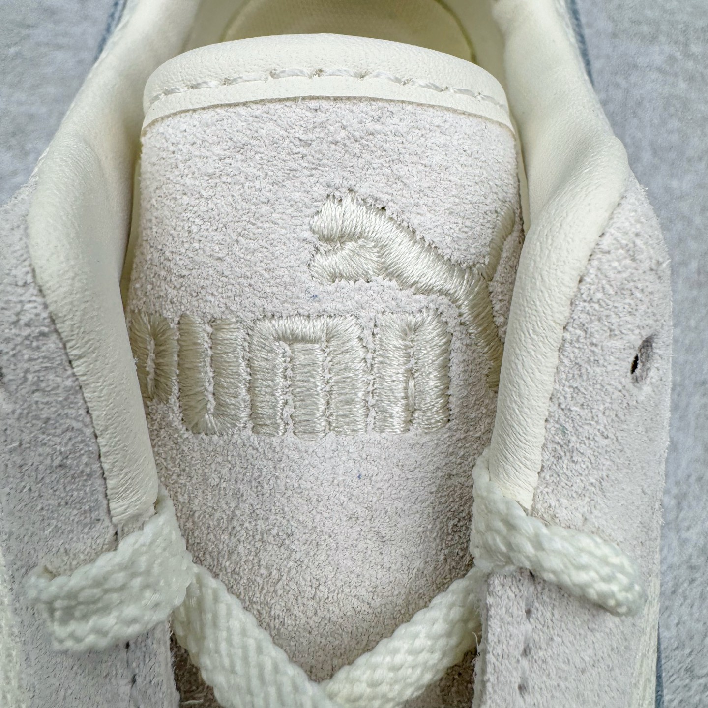 PUMA  Speedcat  圆头系带 二层绒面皮防滑耐磨 低筒 舒适时尚 赛车 跑步鞋 休闲鞋 波鞋 云端白 403902-01