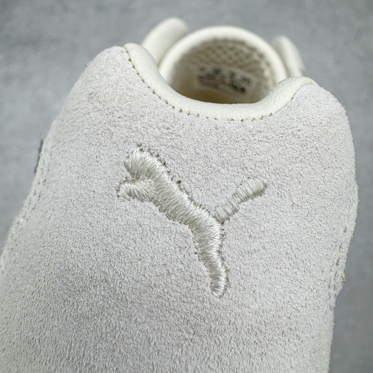 PUMA  Speedcat  圆头系带 二层绒面皮防滑耐磨 低筒 舒适时尚 赛车 跑步鞋 休闲鞋 波鞋 云端白 403902-01