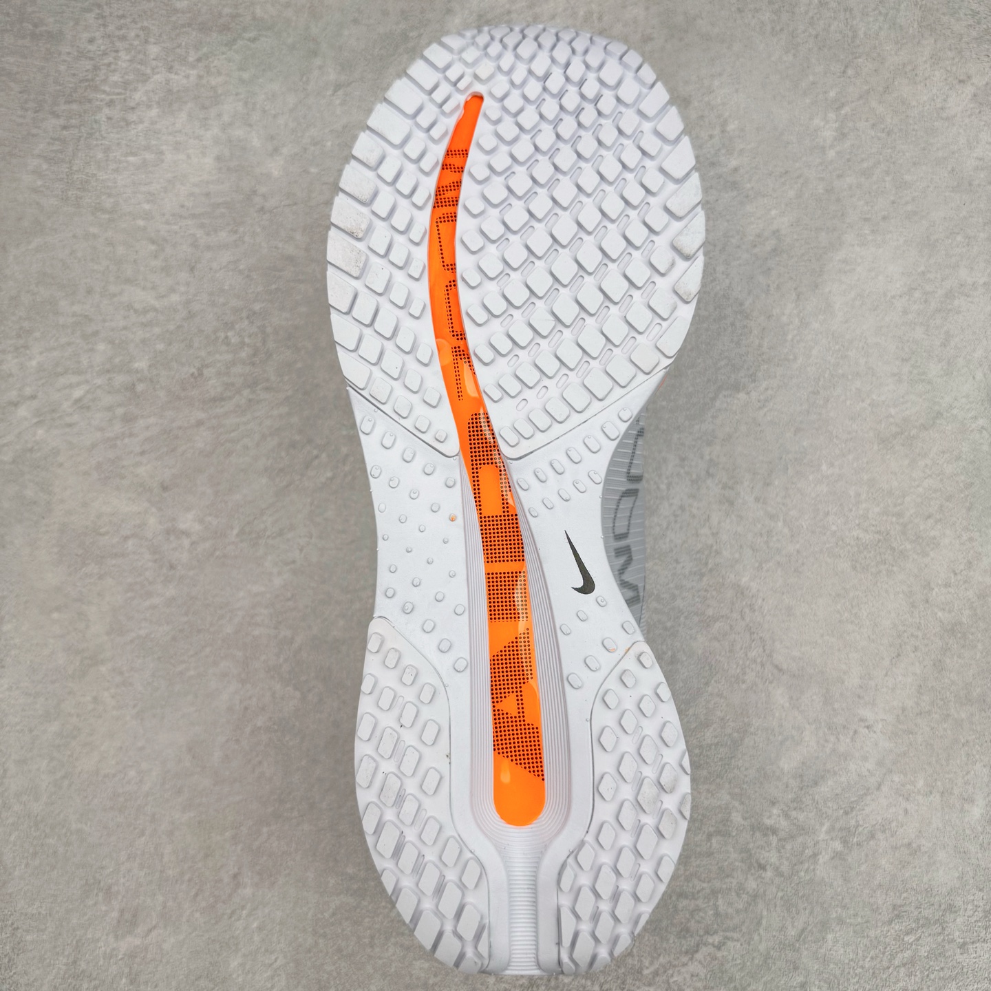 Nike Pegasus Premium 低筒 简约舒适 织物网布耐磨减震防滑 休闲城市通勤体测体考竞速训练跑步鞋 男女同款 灰白橙 HQ2592-002