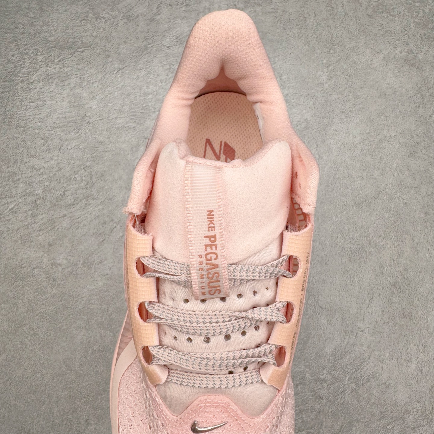 Nike Pegasus Premium 低筒 简约舒适 织物网布耐磨减震防滑 休闲城市通勤体测体考竞速训练跑步鞋 男女同款 粉色 HQ2593-601